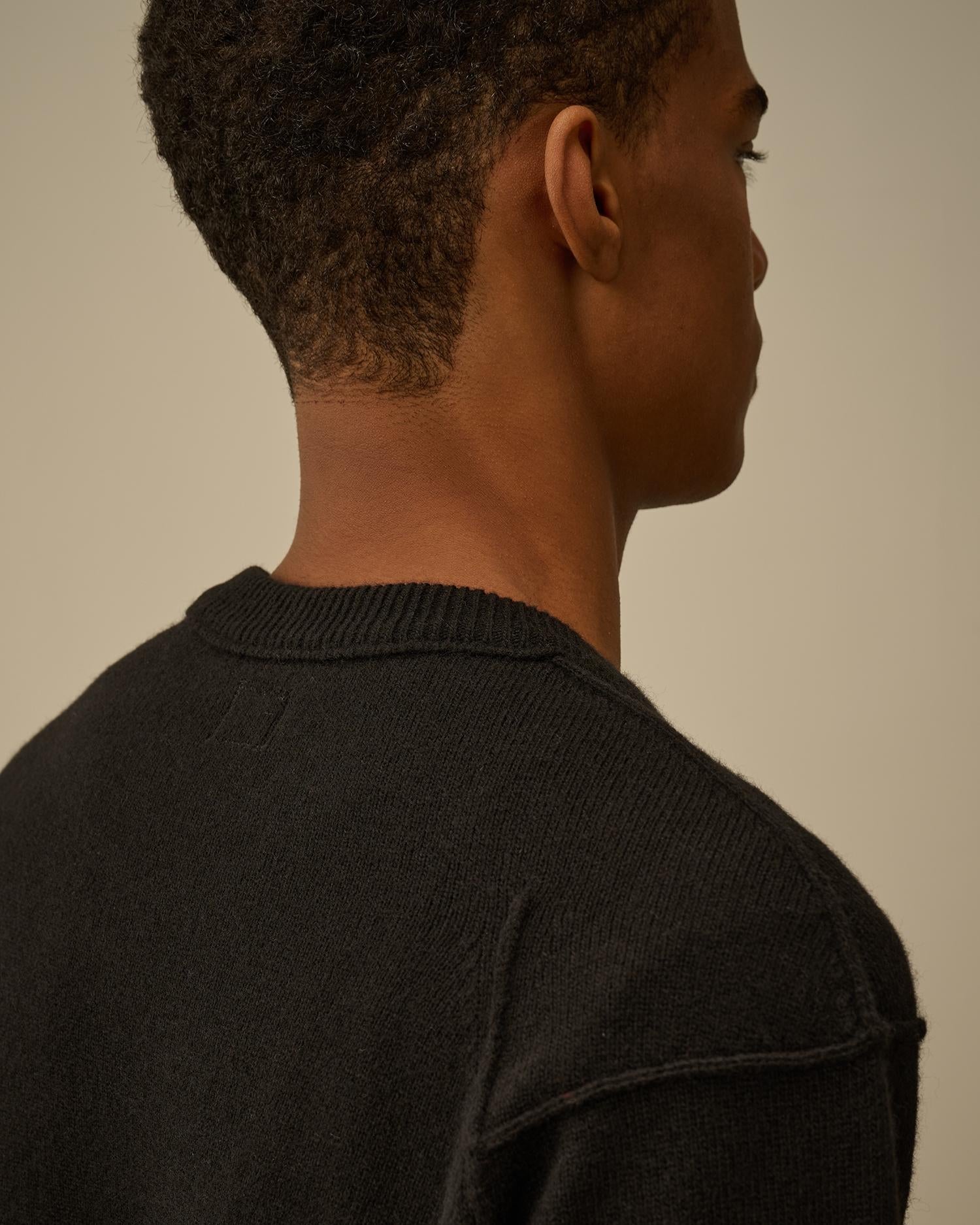 Lambswool GRS Crewneck Lens Sweater<BR/> CMKN707A 999 C.P. COMPANY