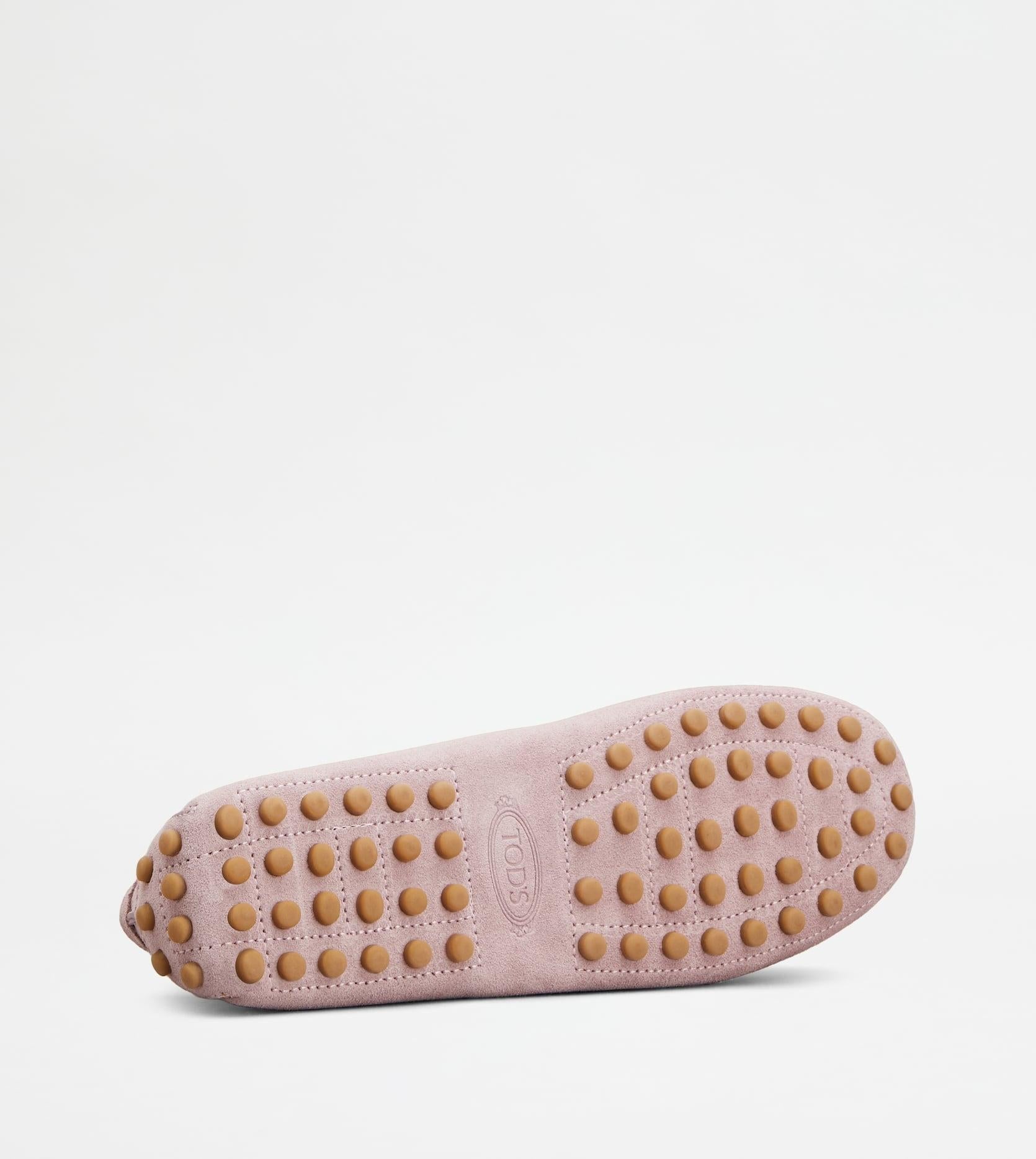 Mocassino Gommino in Pelle Scamosciata<BR/> XXW22L00010RE0 L032 TOD'S