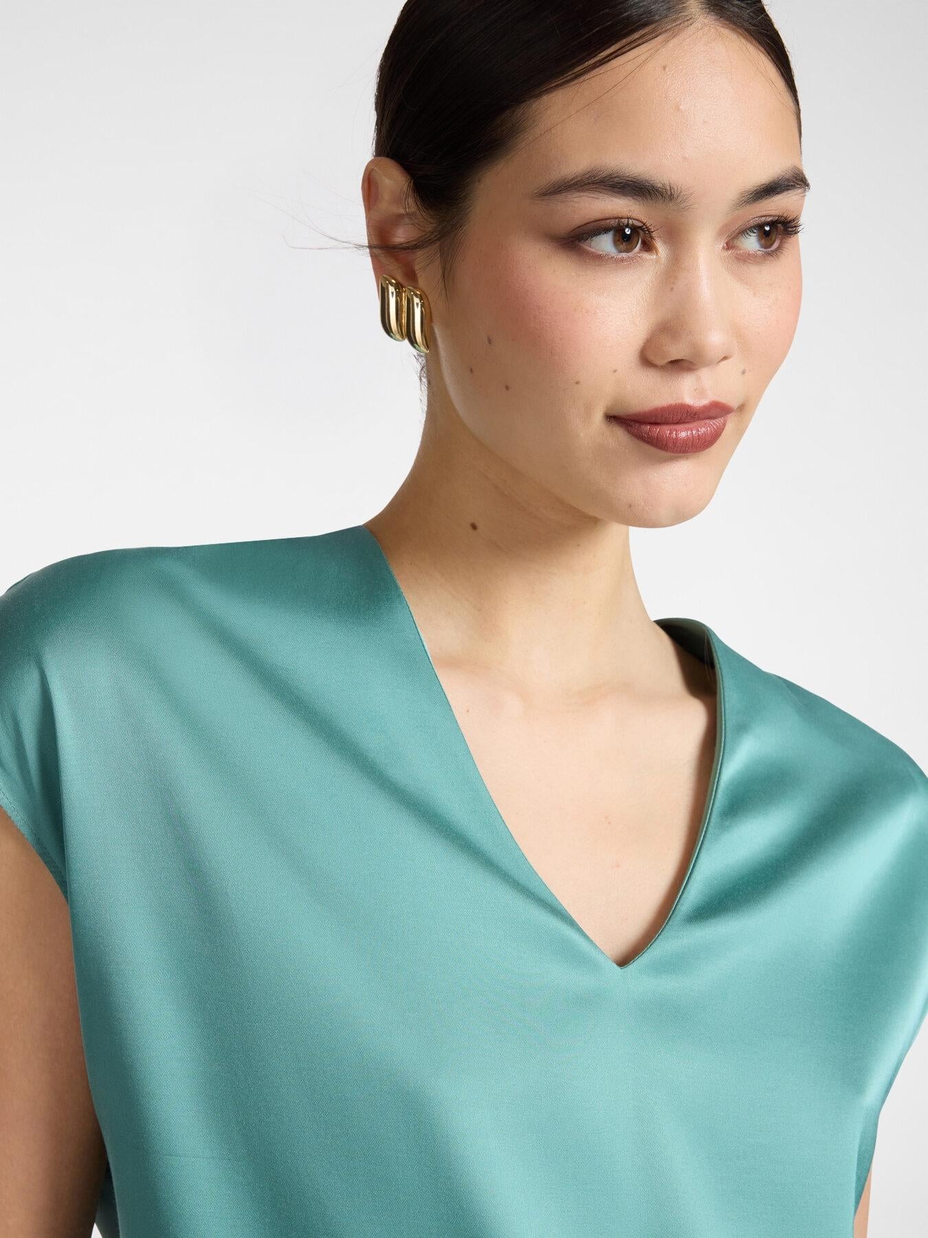 Blusa in raso con scollo a V<BR/> 2002P000221N B5 ELENA MIRO
