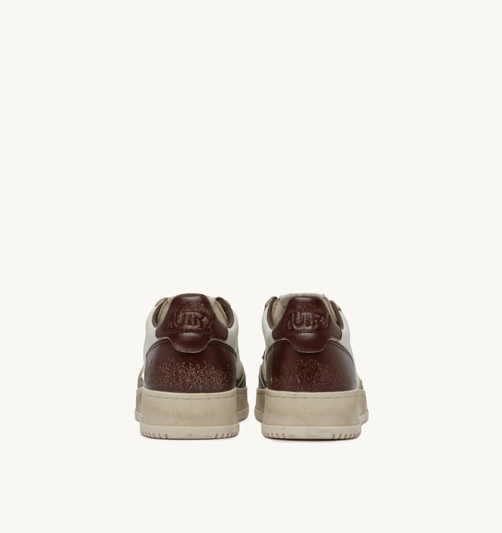 SNEAKERS MEDALIST LOW SUPER VINTAGE IN PELLE BIANCA PINE GROVE E RUM RAISIN AVLM SV52 AUTRY ACTION SHOES