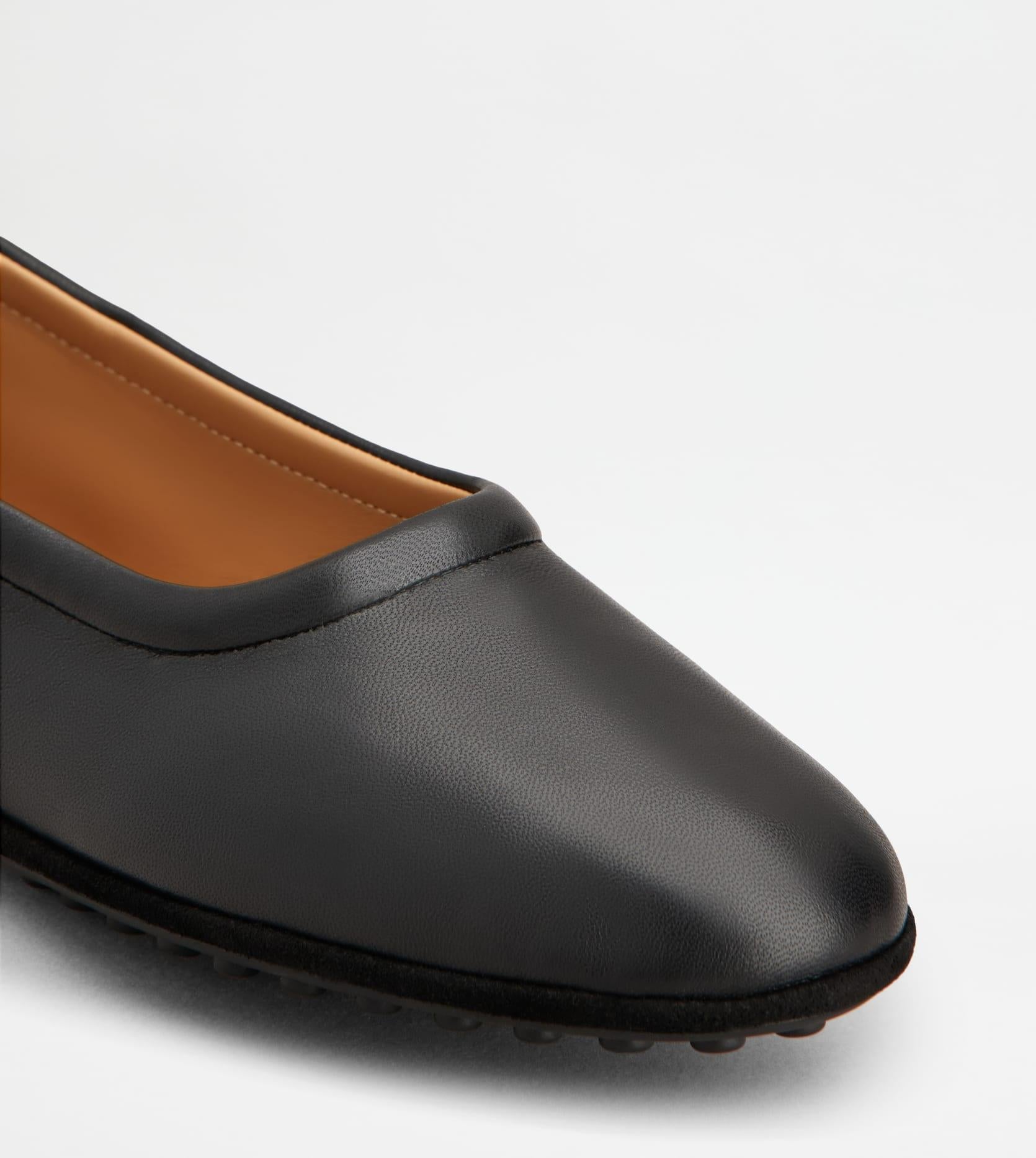 Ballerina Metal Dots in Nappa<BR/> XXW04M0KC50SWZ B999 TOD'S