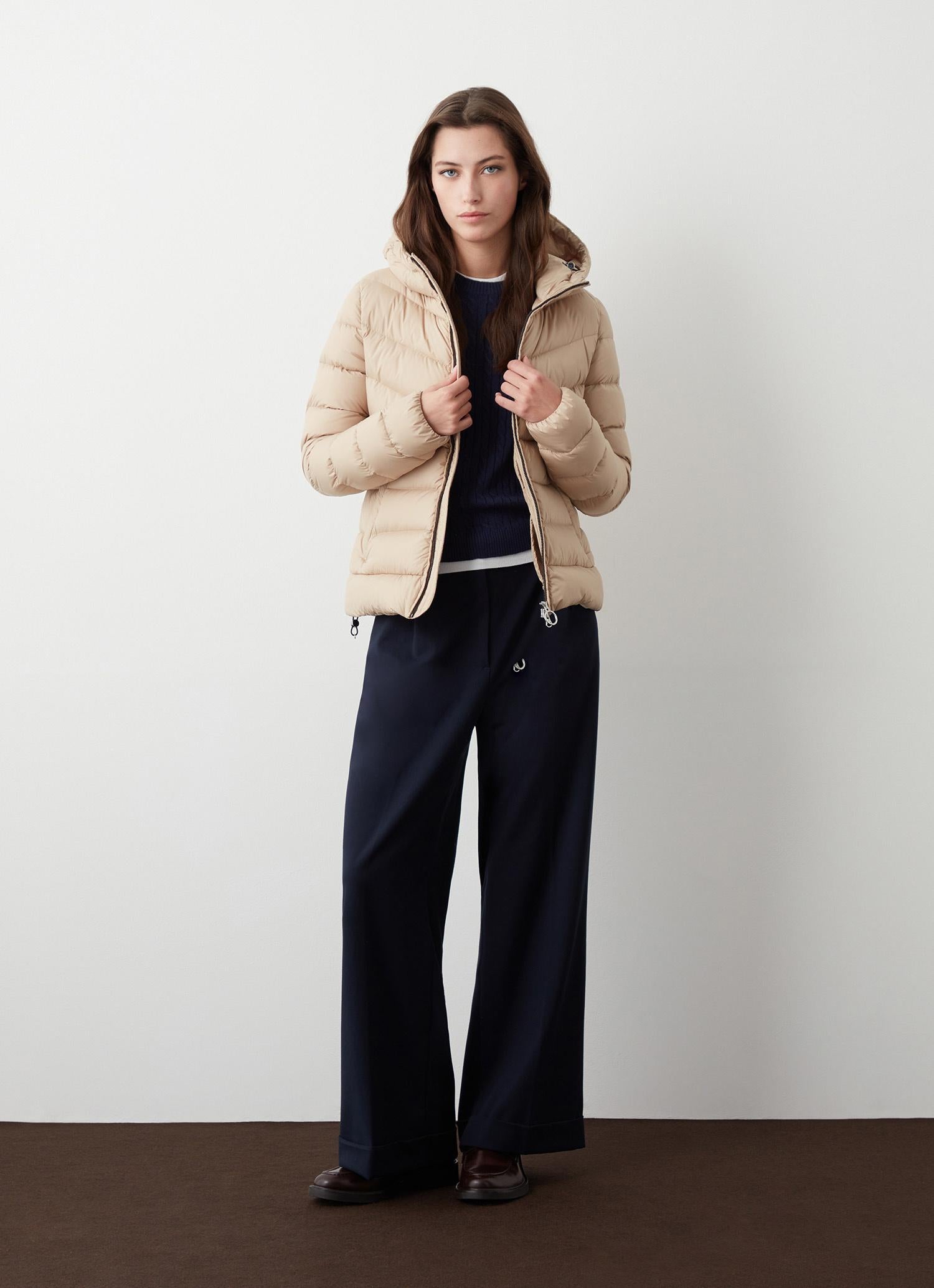 Piumino donna imbottito con cappuccio