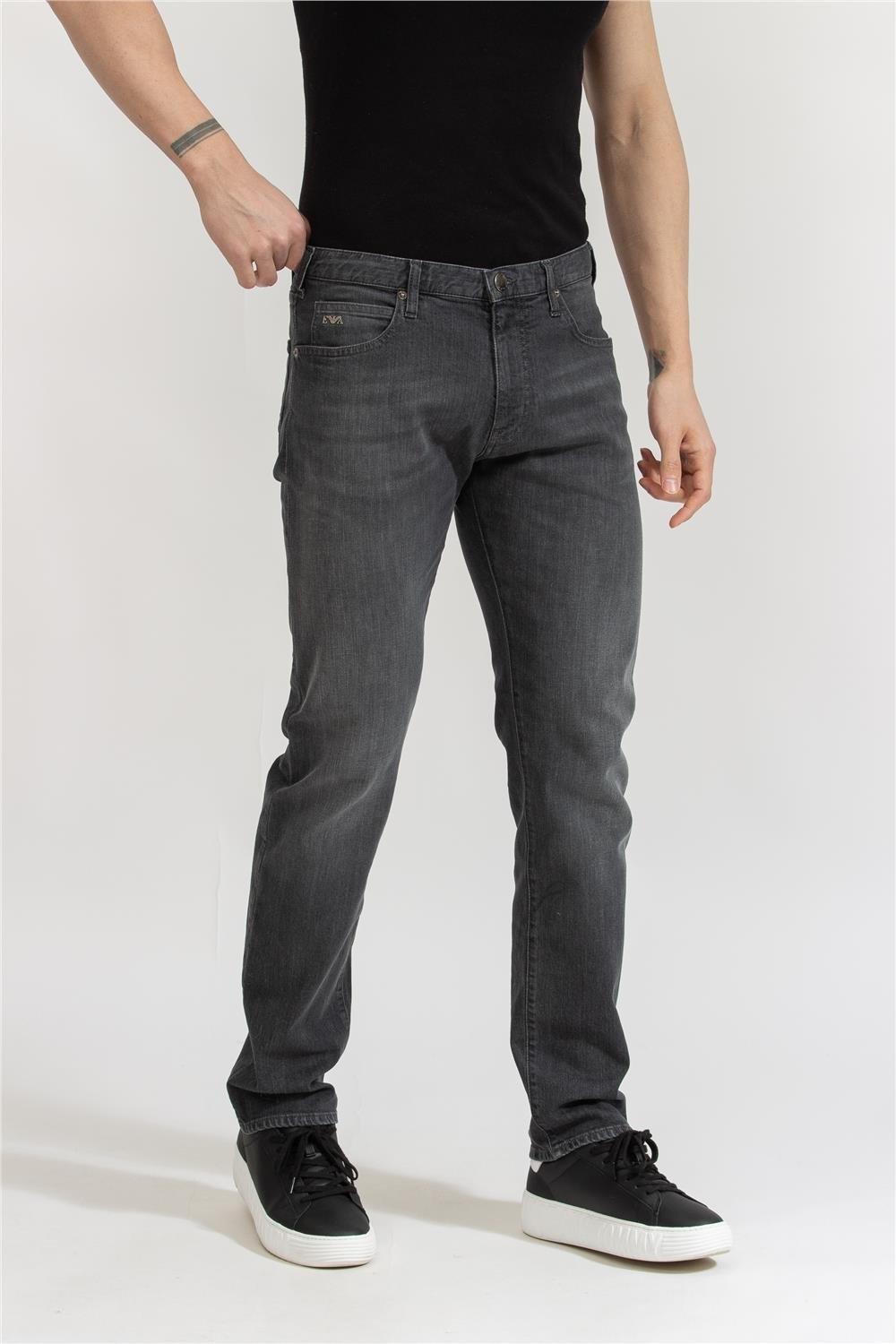Jeans in cotone dal taglio slim EM001370AF14119 M8001 ARMANI