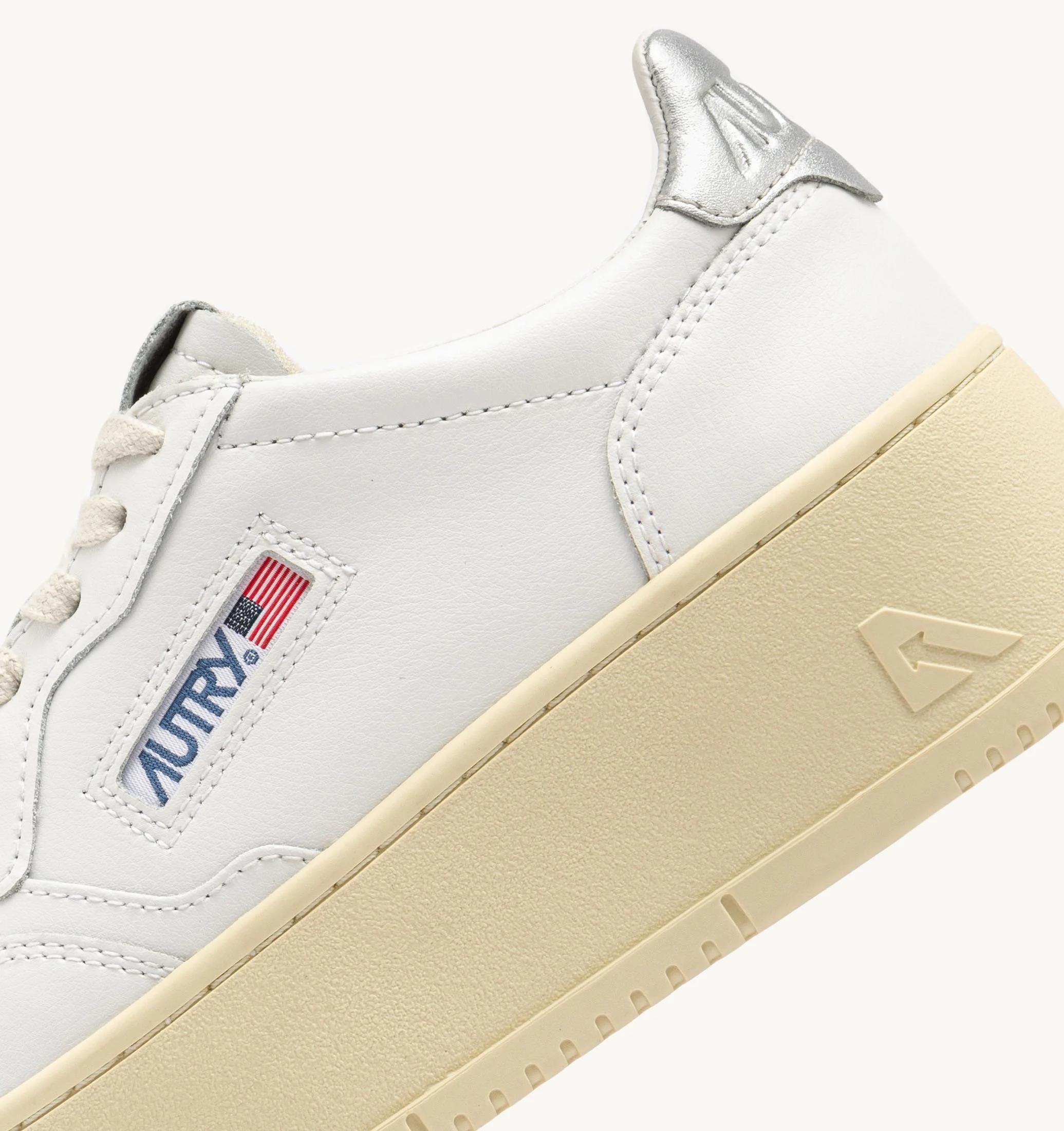 SNEAKERS MEDALIST PLATFORM IN PELLE BIANCA E METALLIZZATA ARGENTO PTLW LL05 AUTRY ACTION SHOES