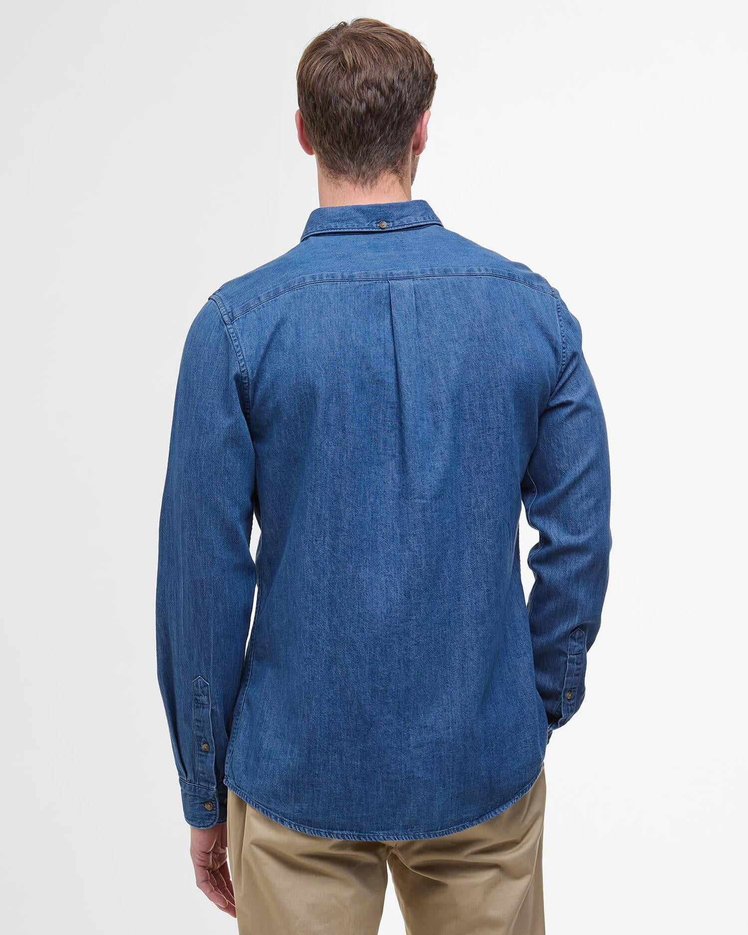 Camicia a maniche lunghe leggermente aderente con stemma in denim<BR/> MSH5588MSH BL15 BARBOUR