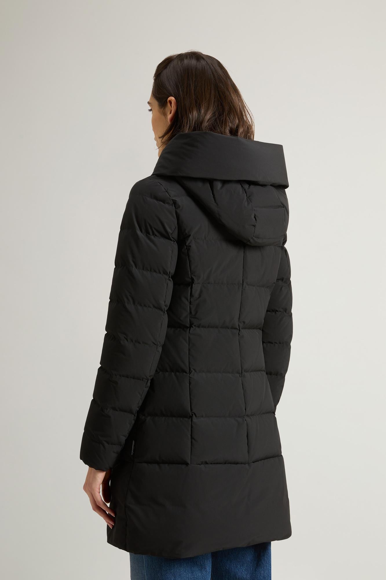 Piumino donna in tessuto tecnico imbottito in piuma