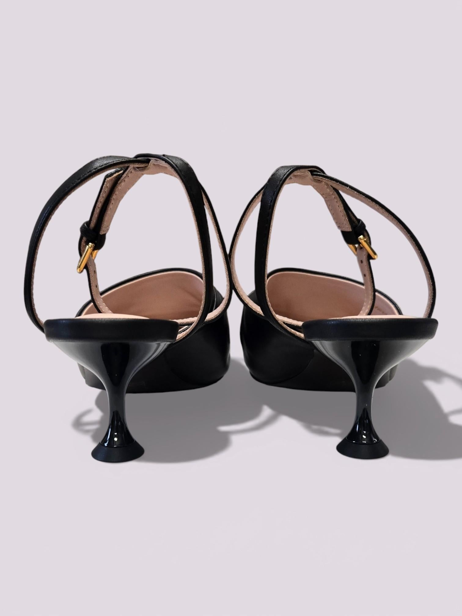 Scarpa con tacco Furoshiki smoot E4U1C180101 001 COCCINELLE