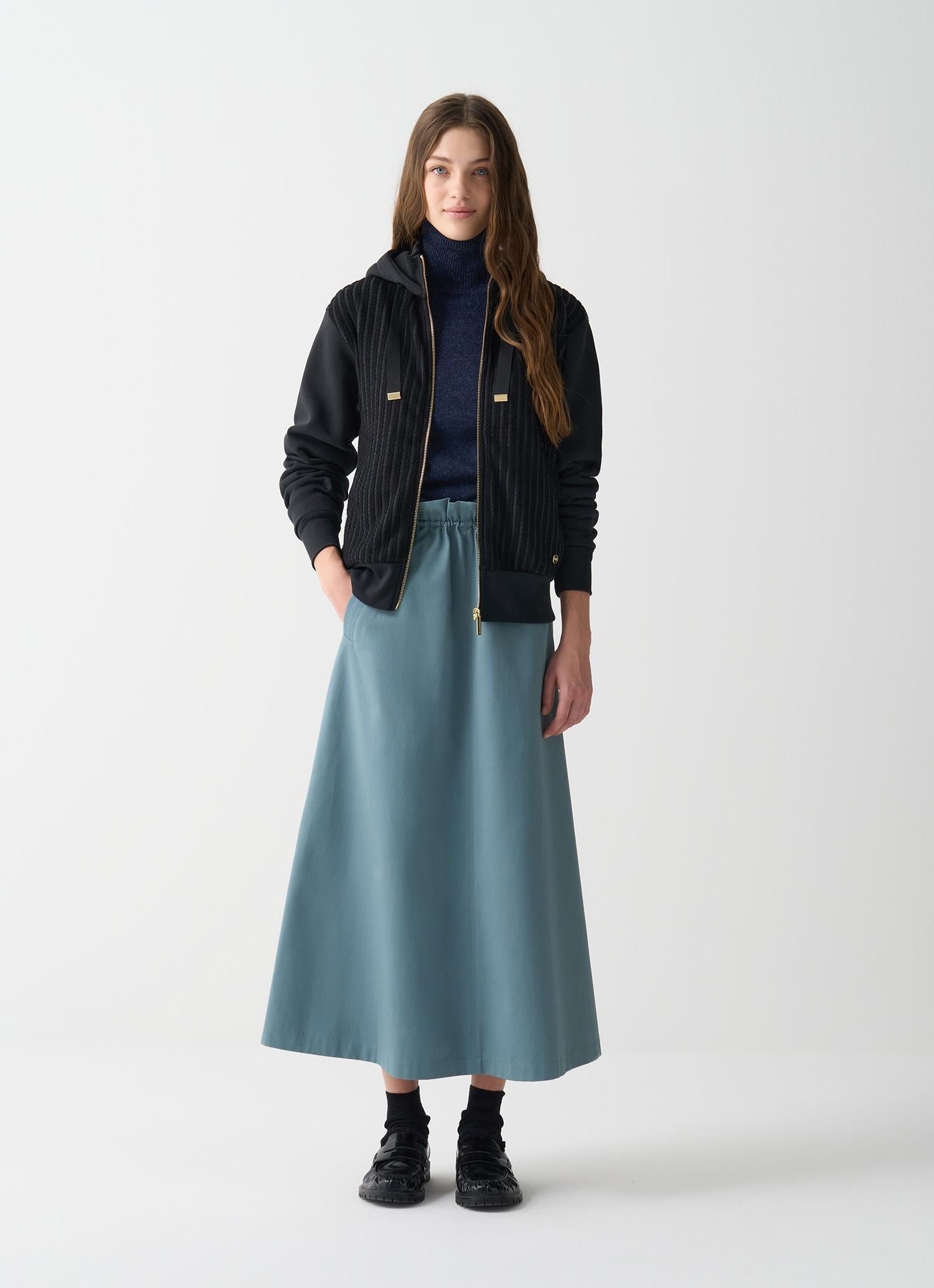 Felpa a trecce con cappuccio<BR/> 9267R 99 COLMAR