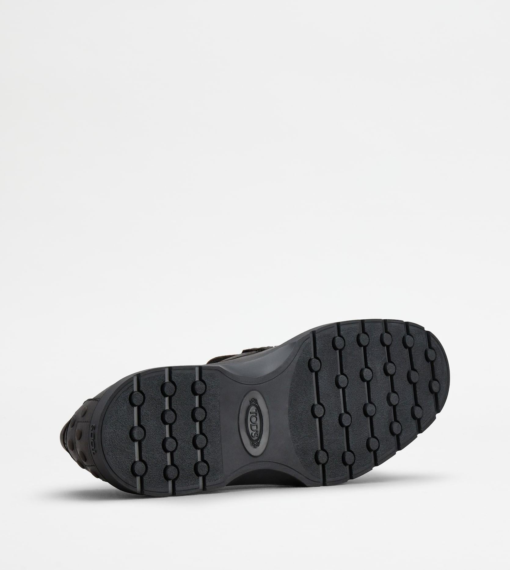 Mocassino Pantofola in Pelle<BR/> XXM59K00040S5N S800 TOD'S