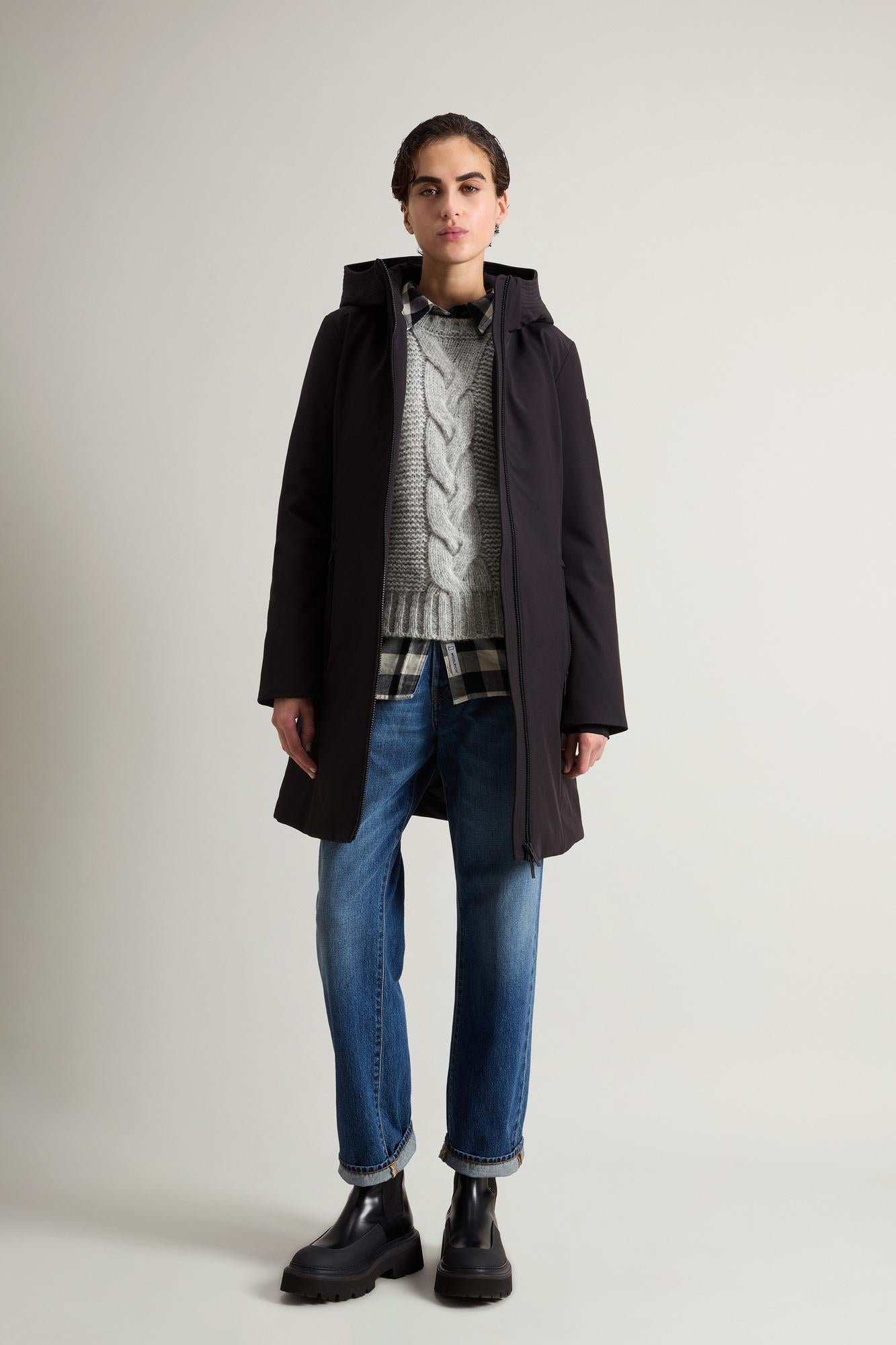 Parka donna in tessuto tecnico imbottito in piuma