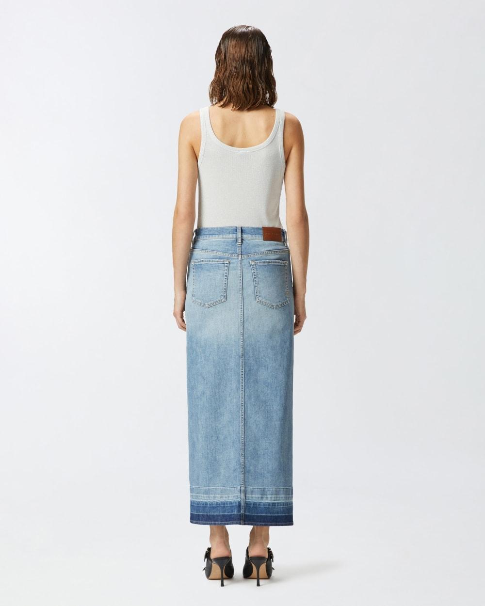 Gonna lunga in denim chiaro con spacco davanti