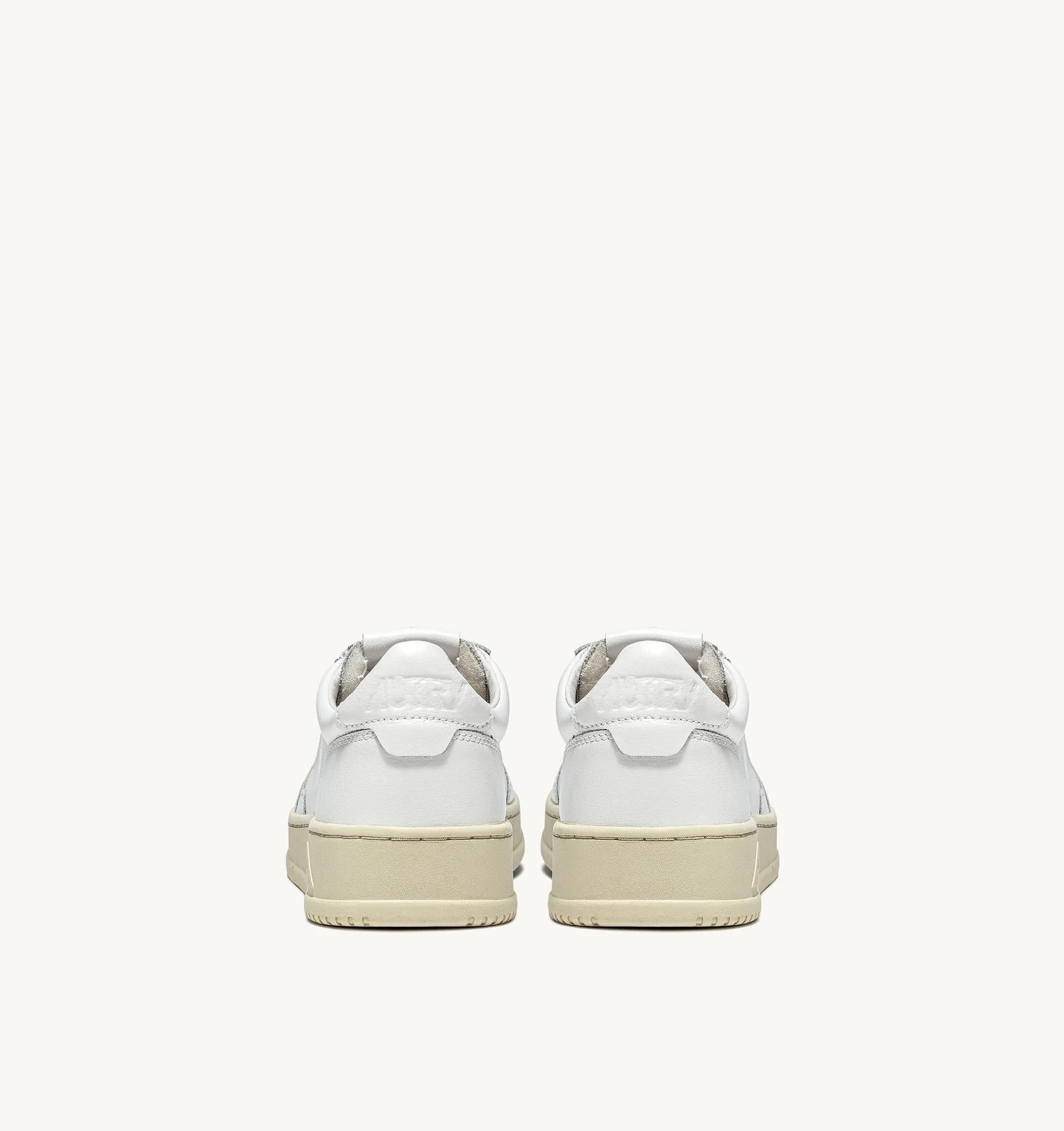 SNEAKERS MEDALIST LOW IN PELLE BIANCA AULM LL15 AUTRY ACTION SHOES