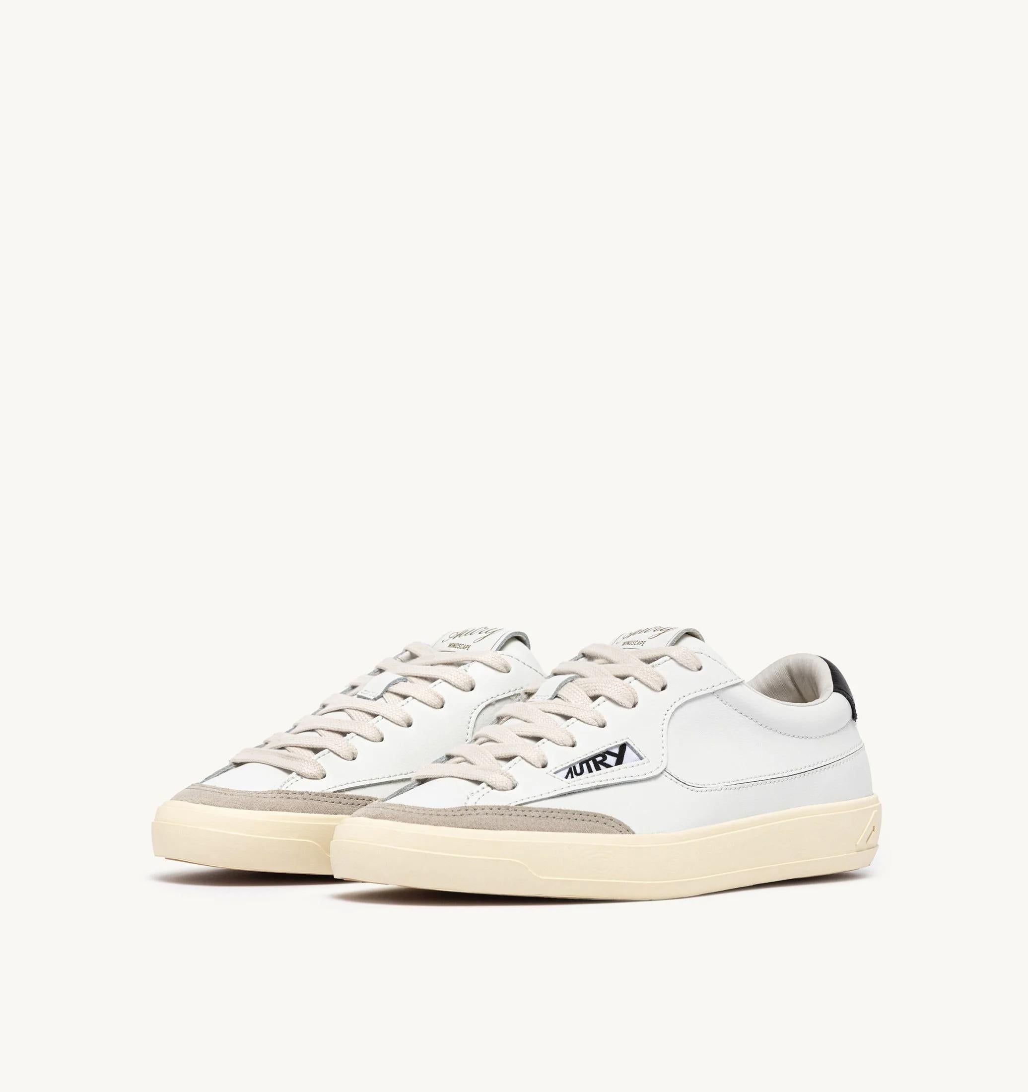 SNEAKERS WINDSCAPE LOW IN PELLE BIANCA E NERA<BR/> SCLM UK02 AUTRY ACTION SHOES