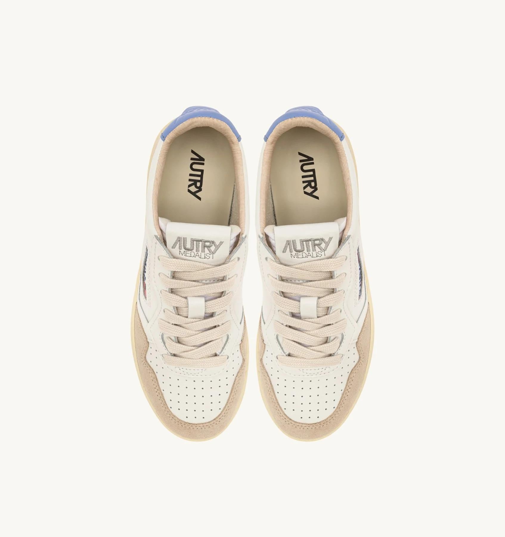 SNEAKERS MEDALIST LOW IN SUEDE E PELLE BIANCA E DELLA ROBBIA BLUE AULW LS04 AUTRY ACTION SHOES