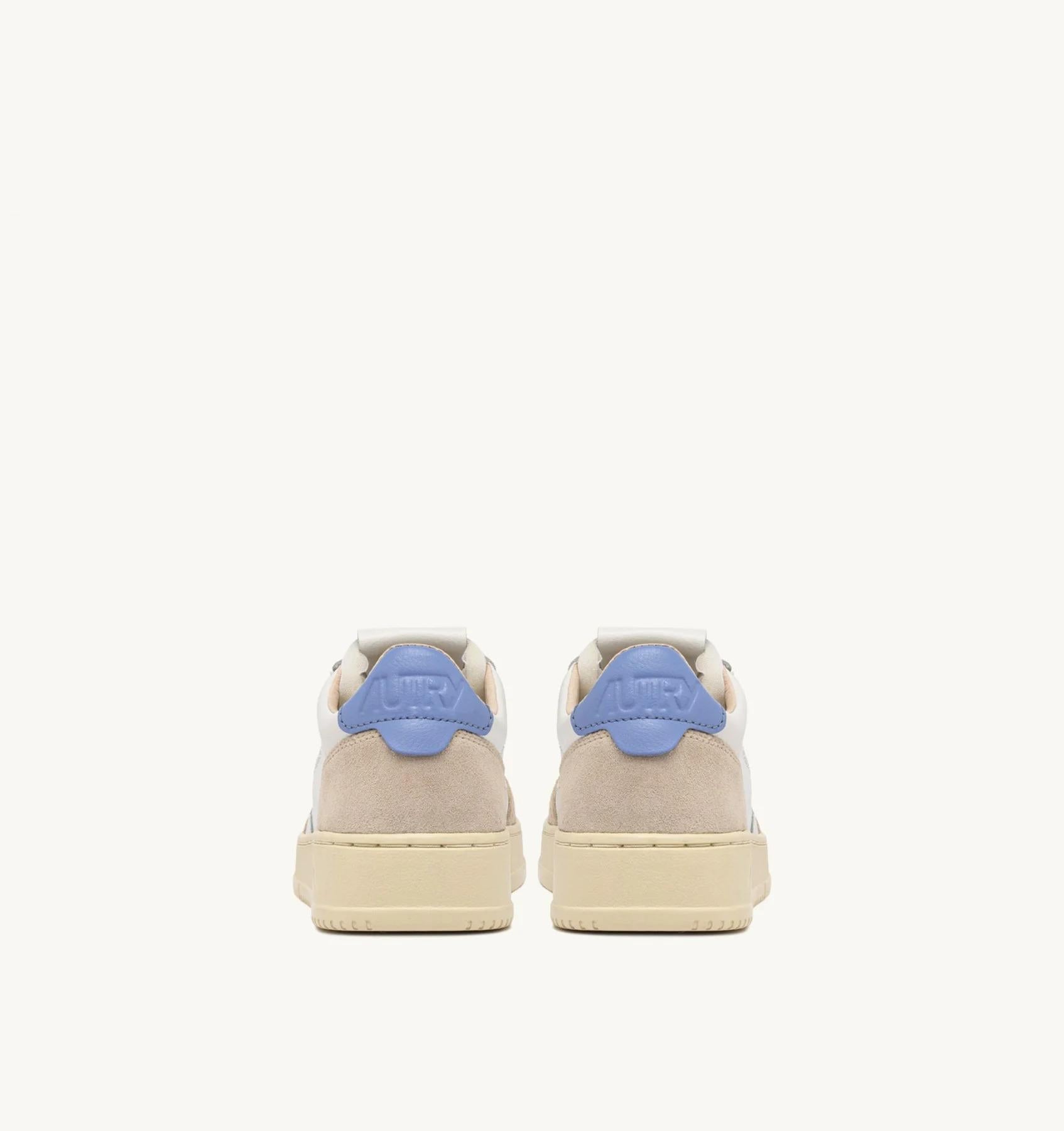 SNEAKERS MEDALIST LOW IN SUEDE E PELLE BIANCA E DELLA ROBBIA BLUE AULW LS04 AUTRY ACTION SHOES