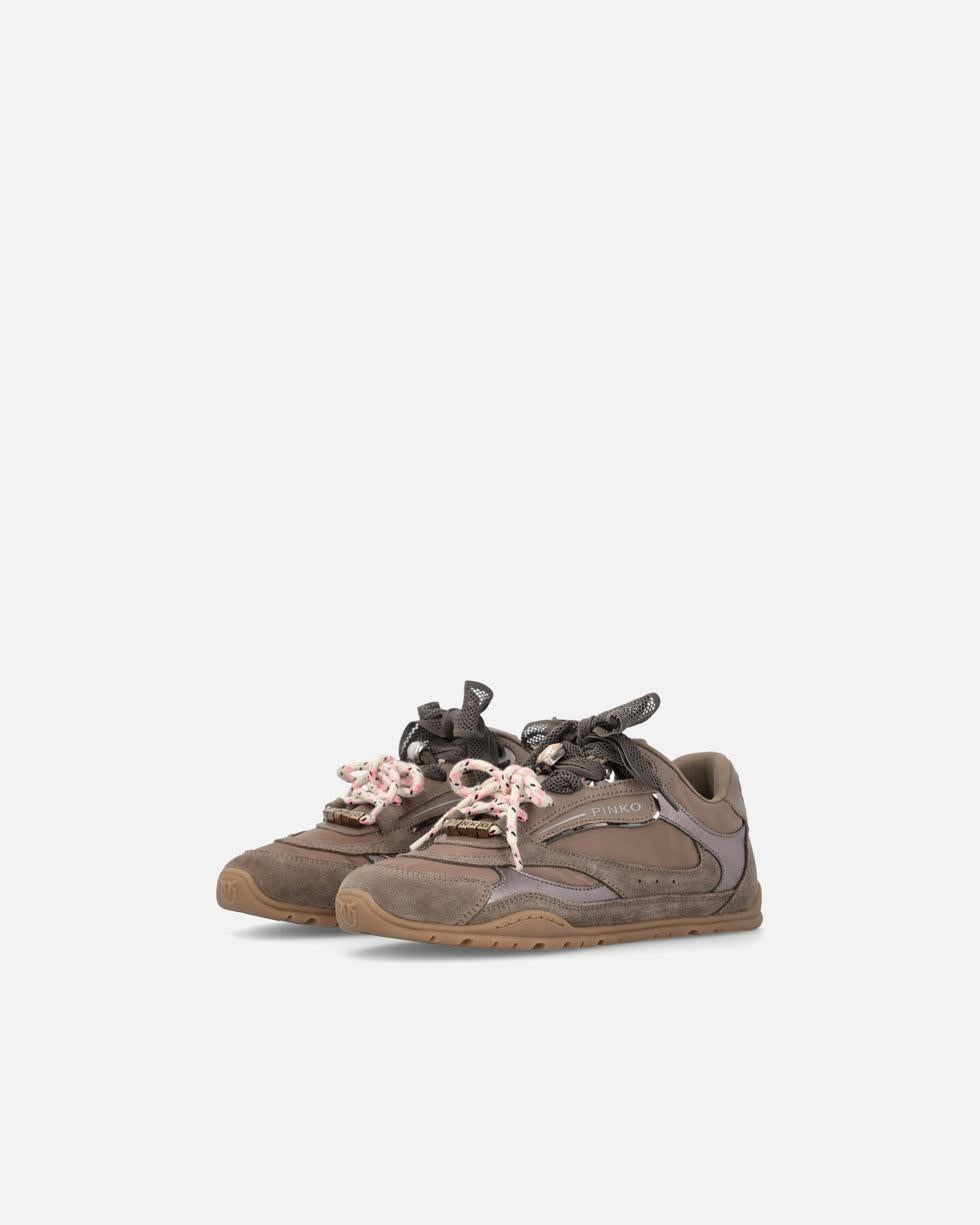 Sneakers con lacci doppi e applicazioni<BR/> SS0185P076 L72 PINKO