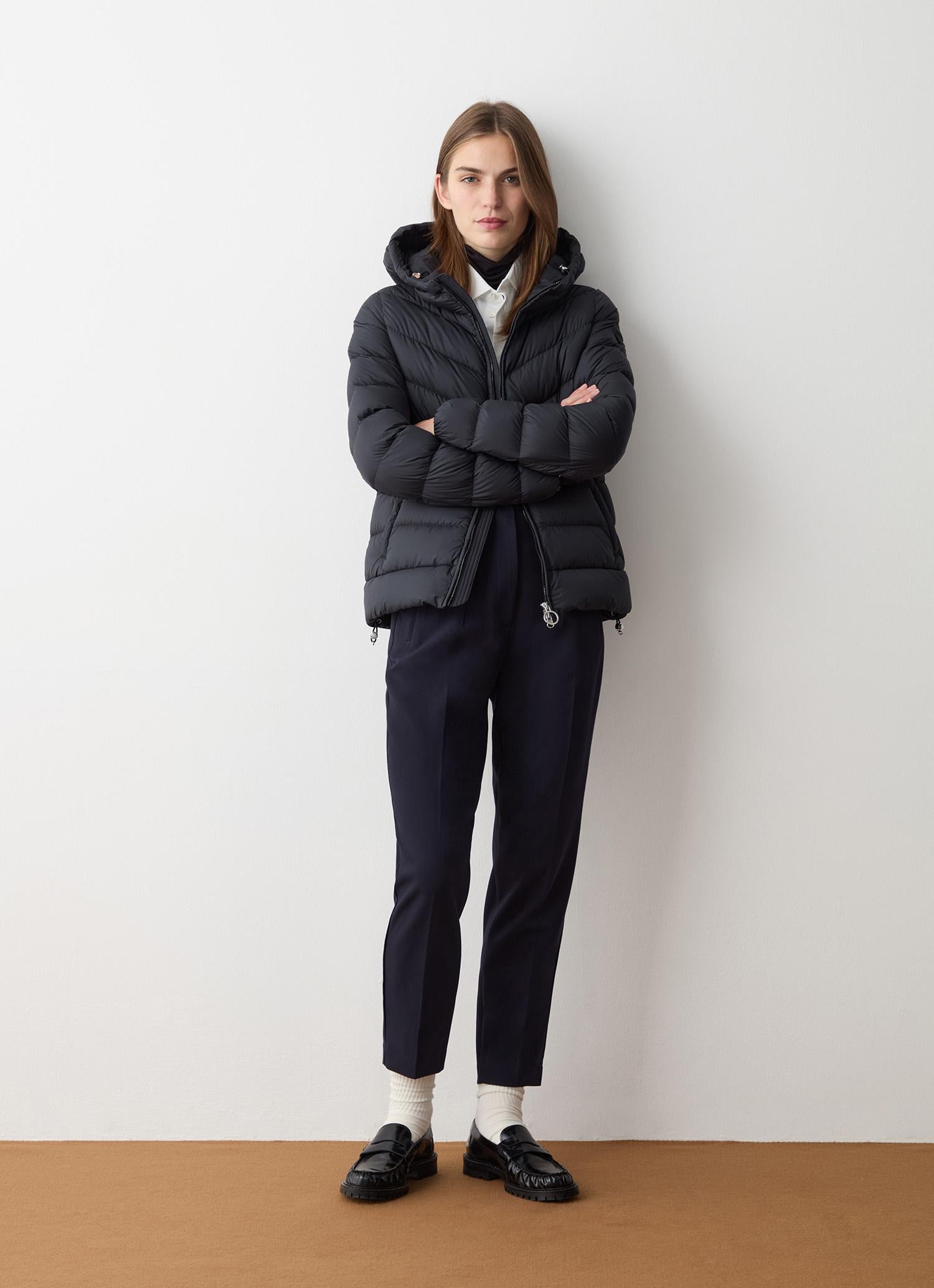 Piumino donna imbottito con cappuccio