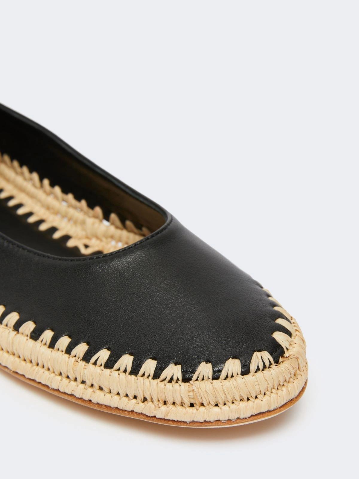 Ballerine in nappa e rafia - Nero<BR/> MXASTALLO 002 WEEKEND