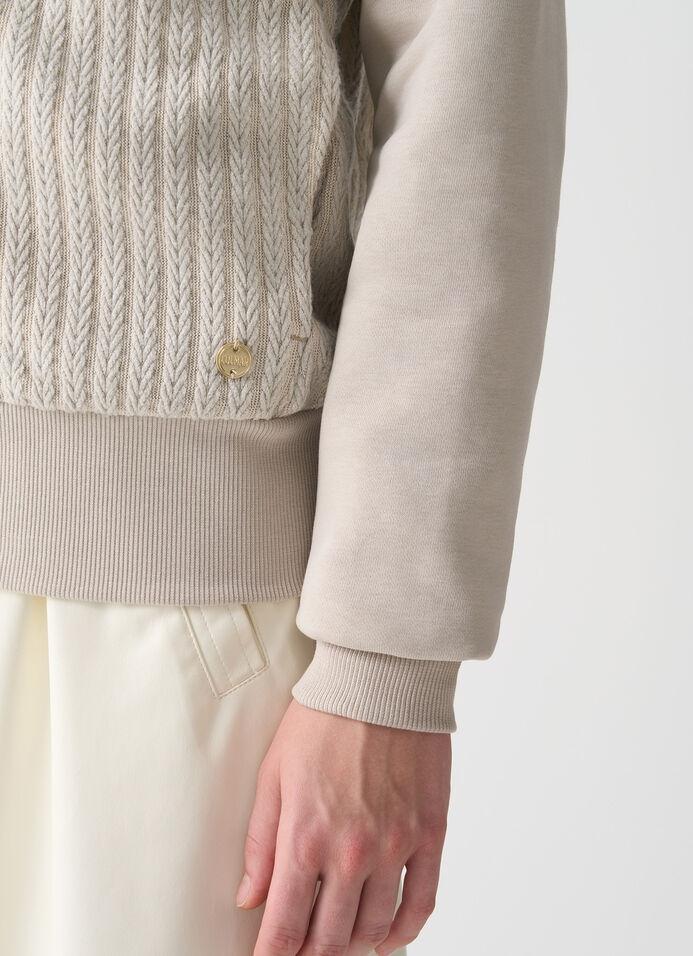 Felpa a trecce con cappuccio<BR/> 9267R 06 COLMAR