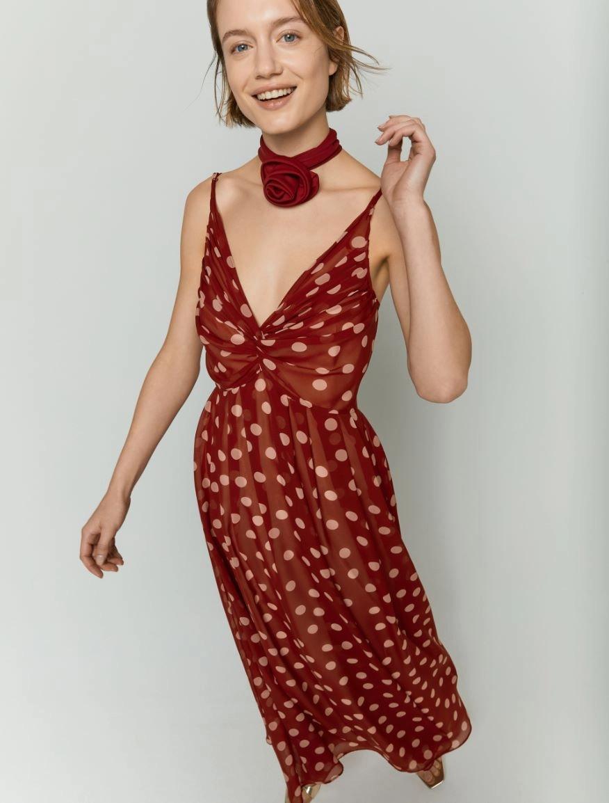 Abito in chiffon con pois
