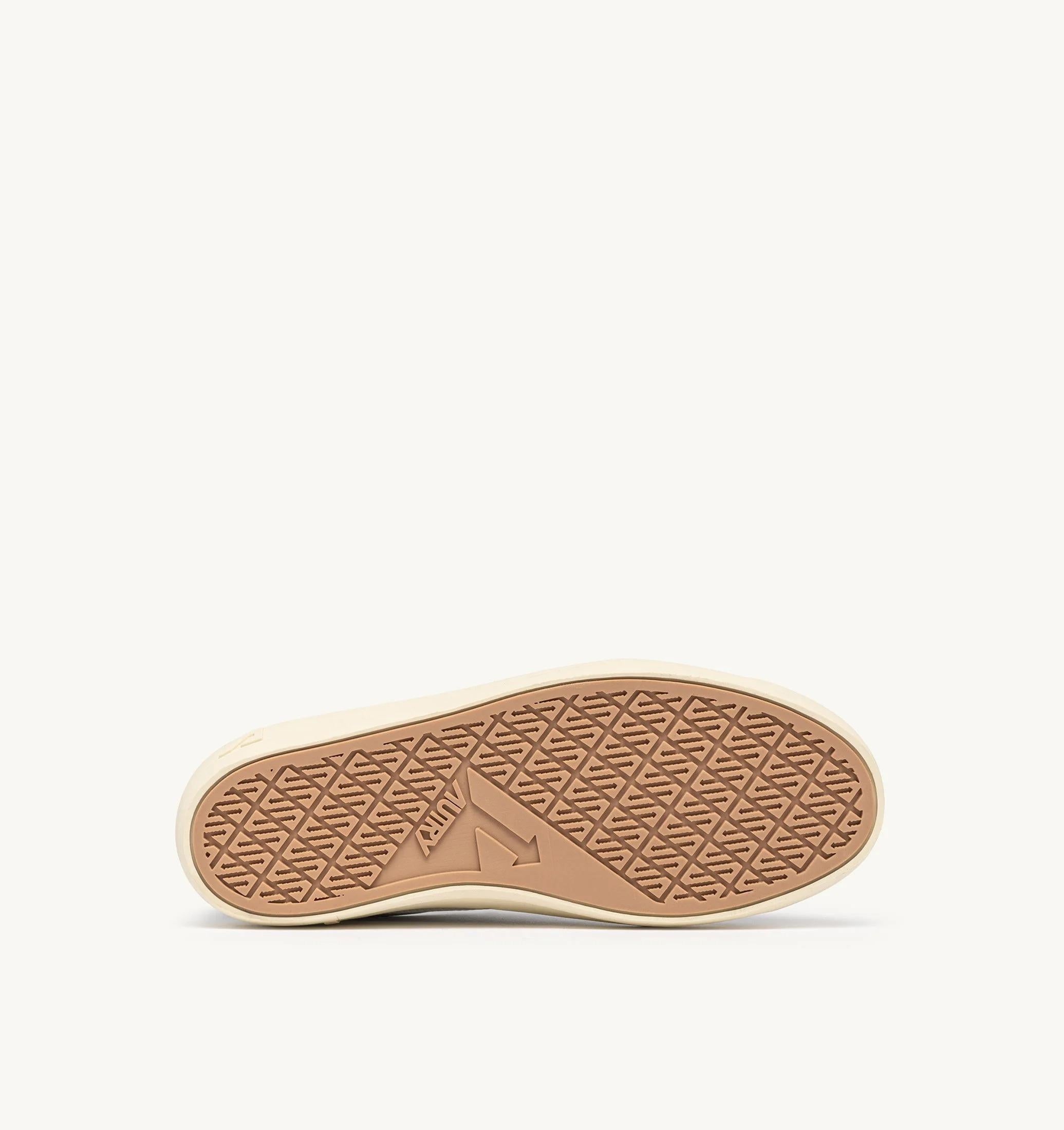 SNEAKERS WINDSCAPE LOW IN PELLE BIANCA E NERA<BR/> SCLM UK02 AUTRY ACTION SHOES