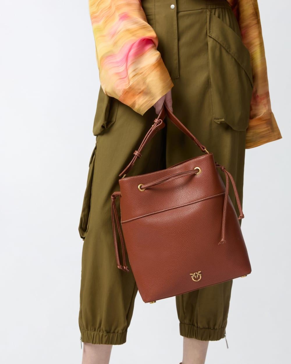 Borsa secchiello in pelle con tracolla