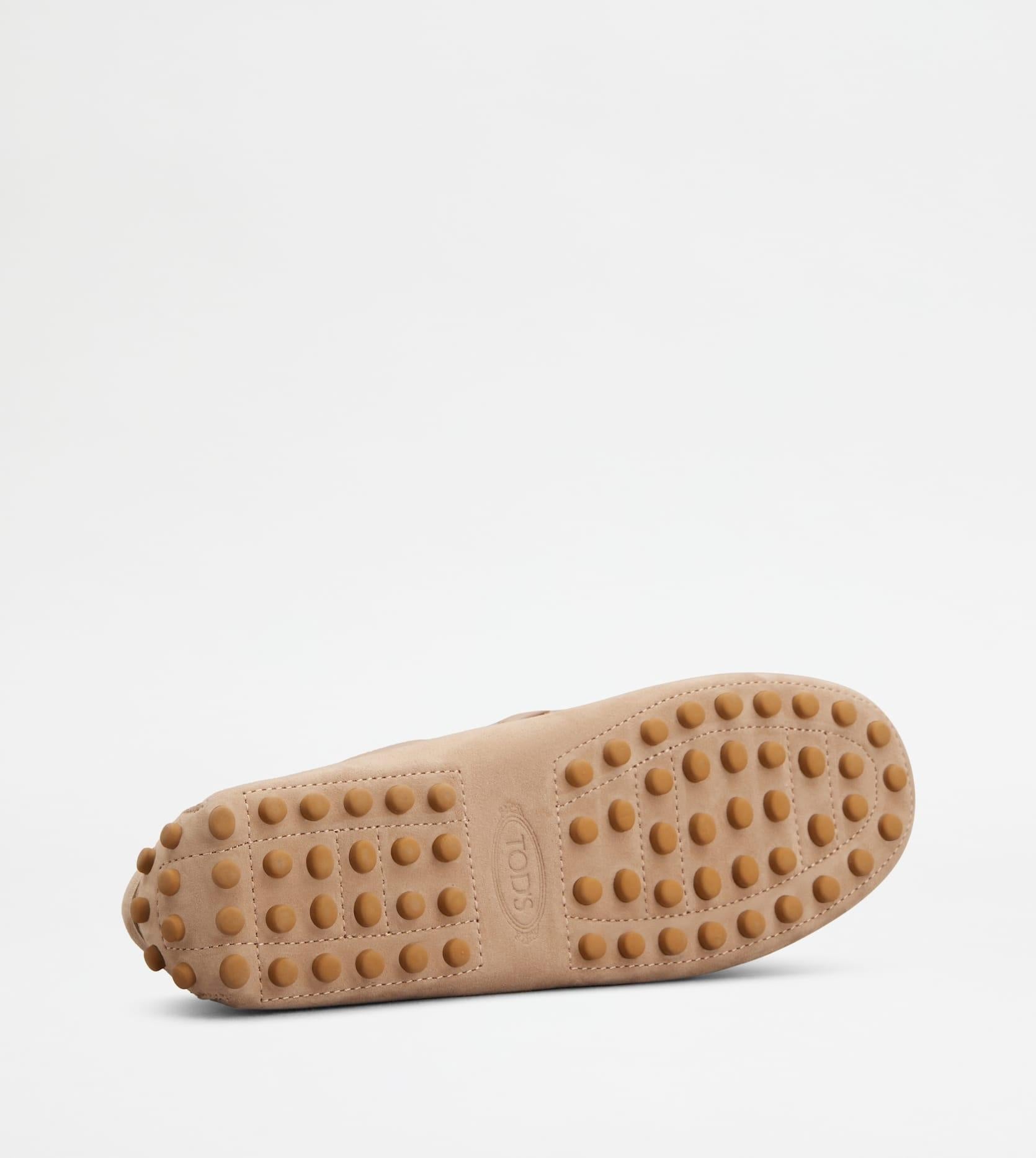 Mocassino Gommino in Pelle Scamosciata<BR/> XXW22L0KB00HR0 M027 TOD'S