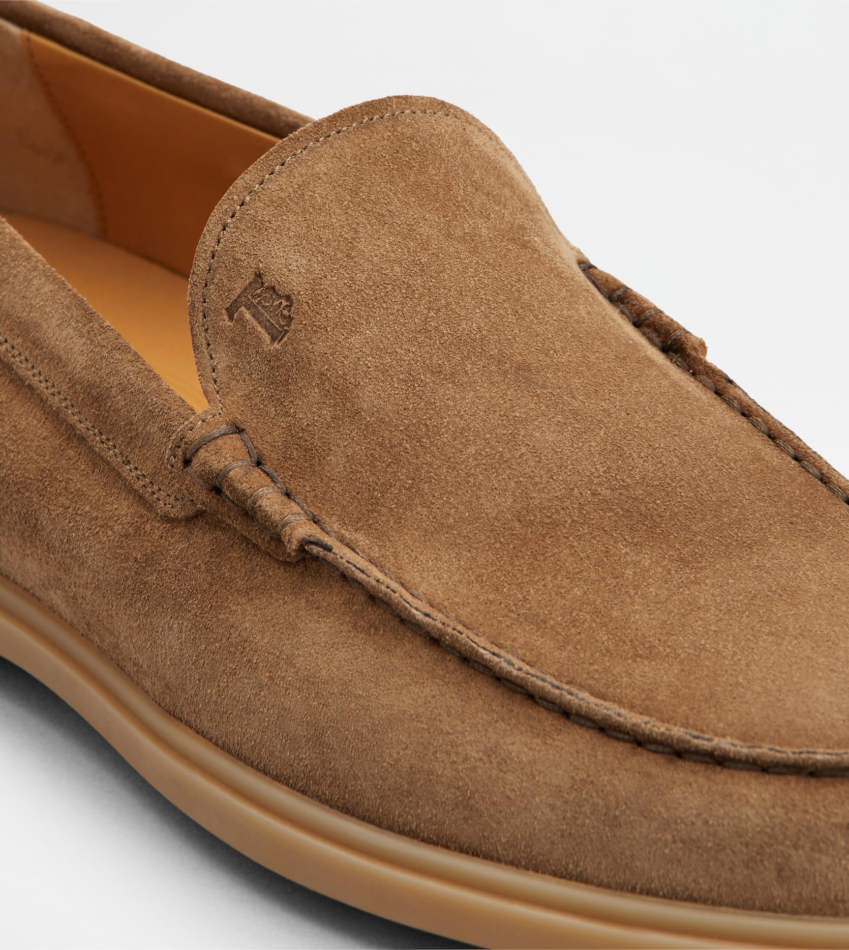 Mocassino Pantofola in Pelle Scamosciata<BR/> XXM78L0AJ30RE0 S818 TOD'S
