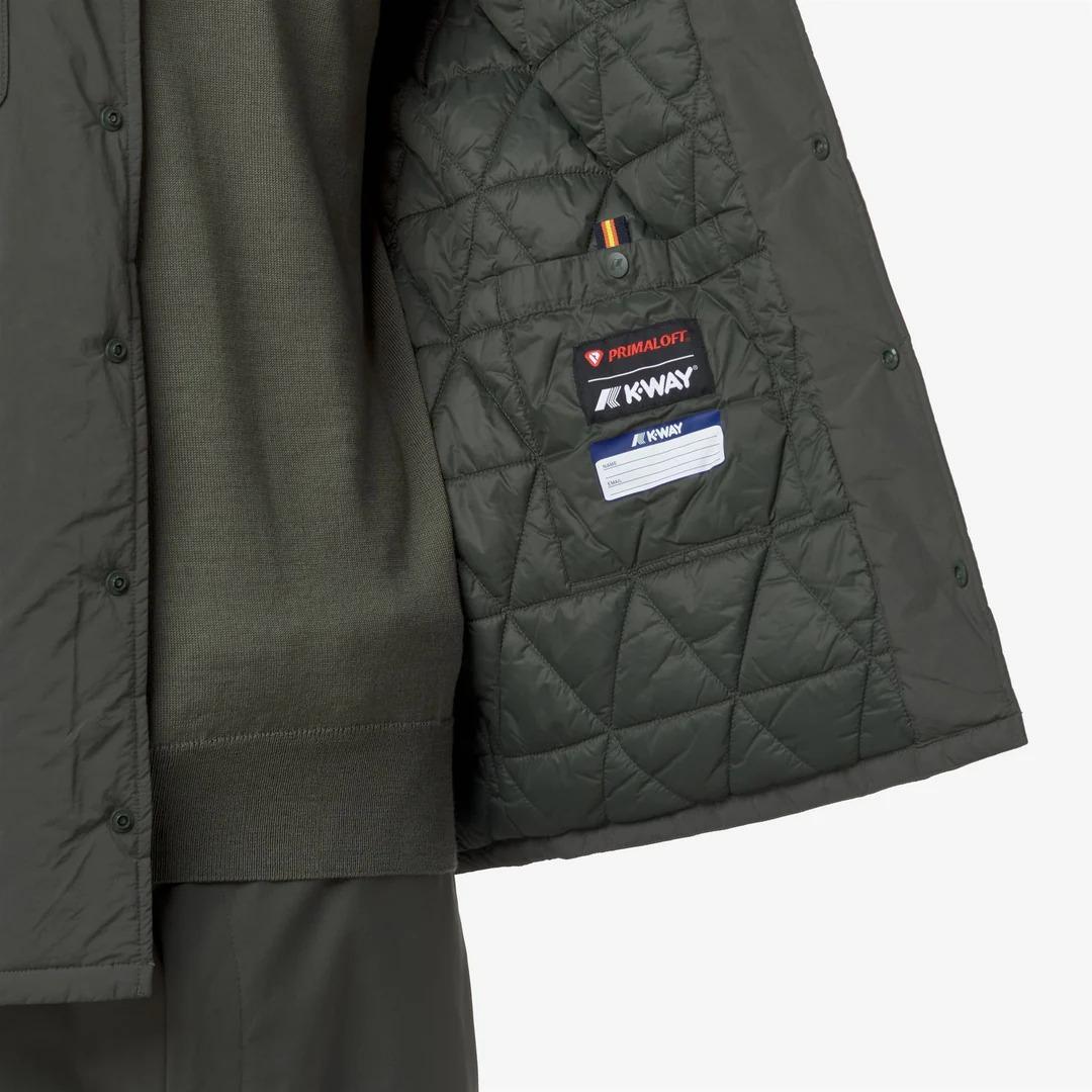UMBERT PLAIN WARM<BR/>GREEN BLACKISH<BR/>Giacca corta da uomo verde scuro per la primavera e l'autunno K2136JW WMR K-WAY