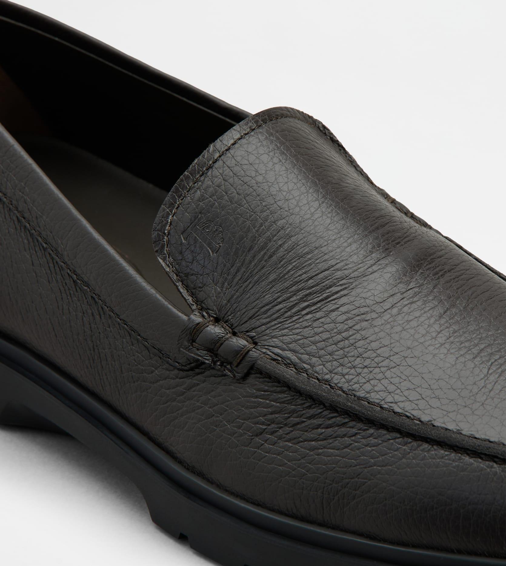 Mocassino Pantofola in Pelle<BR/> XXM59K00040S5N S800 TOD'S