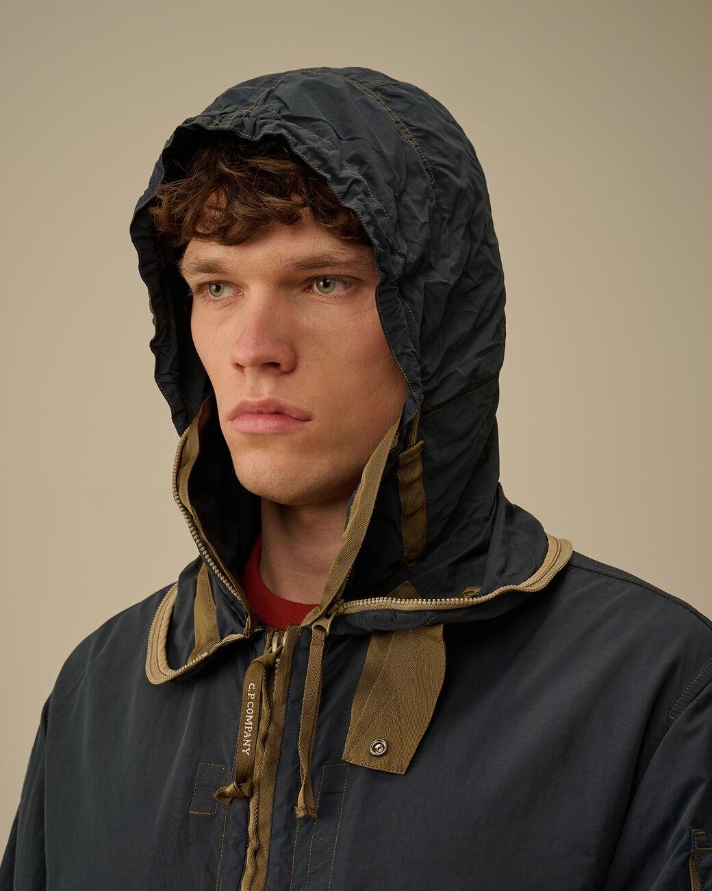 Contrast Flatt Nylon Hooded Jacket
