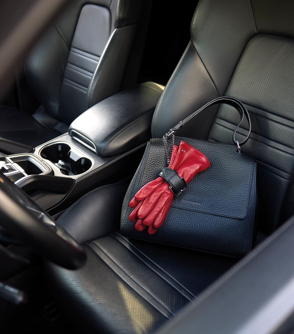 Borsa Sveva Soft Media a spalla in pelle con tracolla BT2006SOF NERO ORCIANI