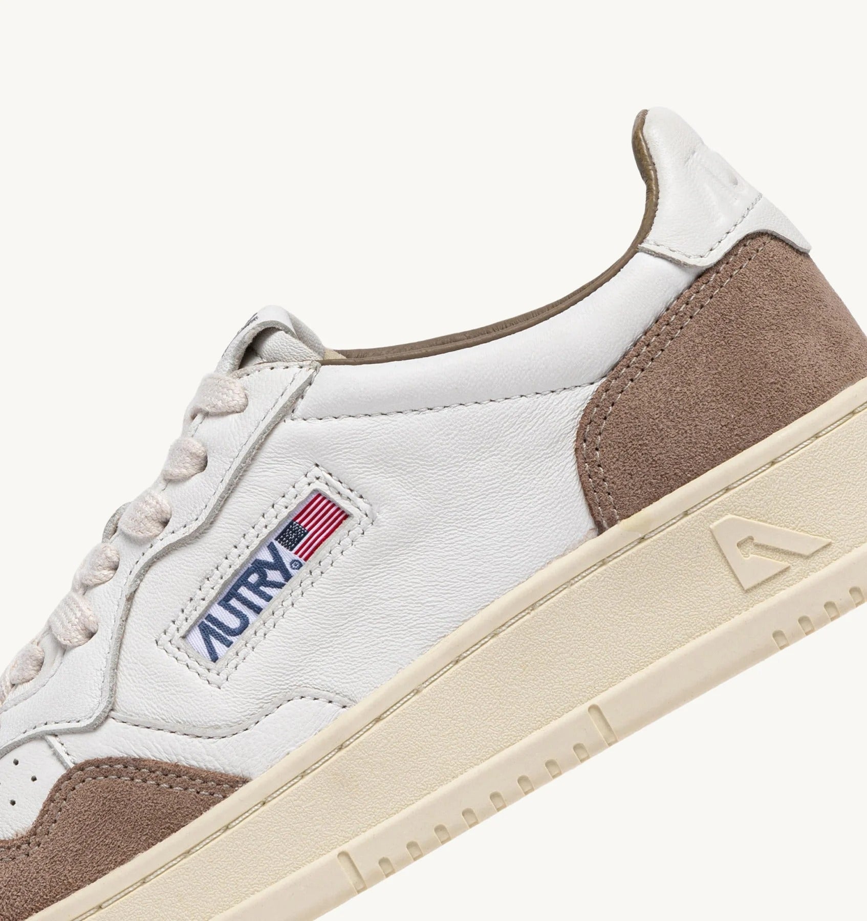 SNEAKERS MEDALIST LOW IN PELLE BIANCA E SUEDE TOBACCO AULM GS43 AUTRY ACTION SHOES 