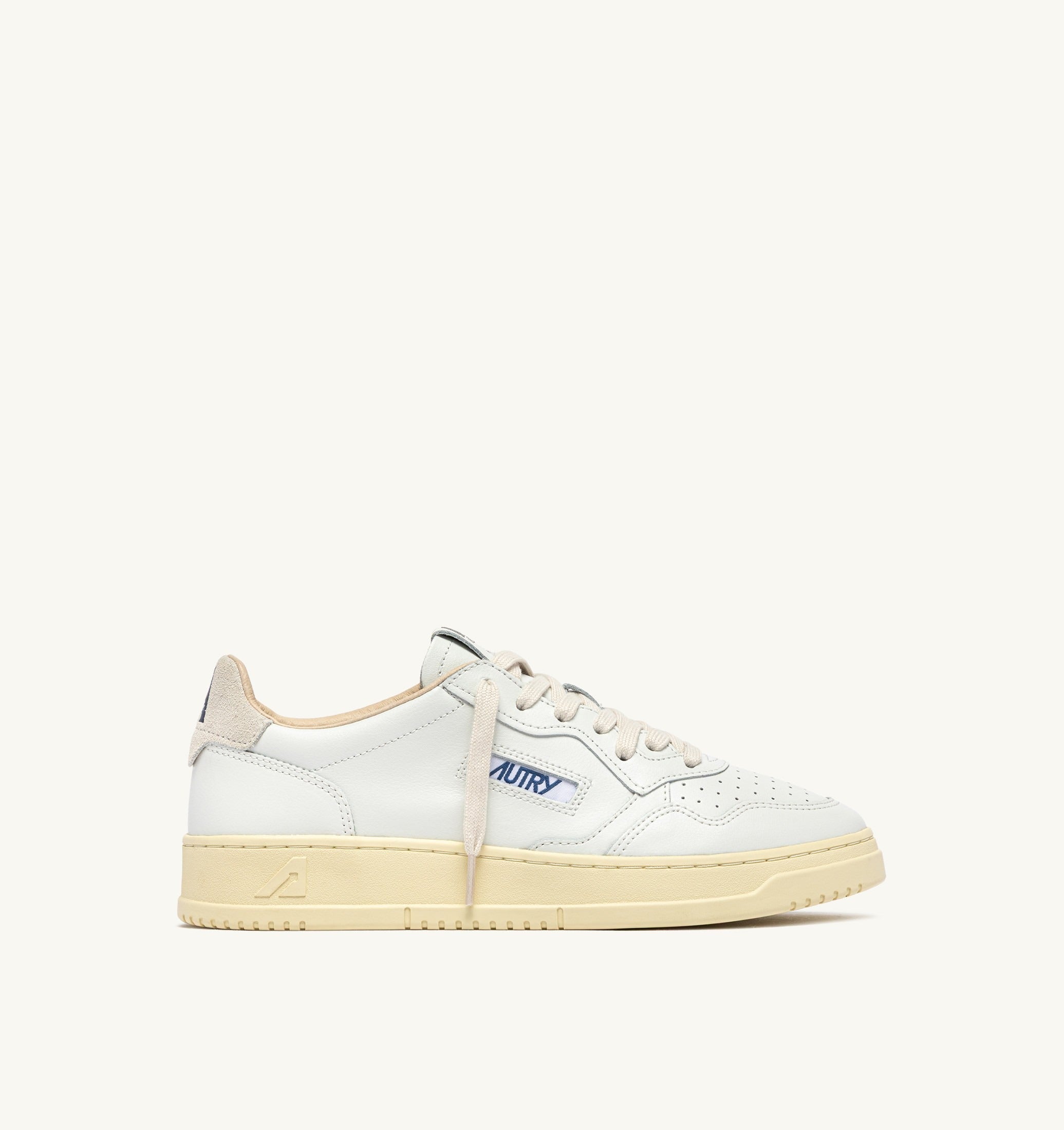 AUTRY SNEAKERS<BR/>SNEAKERS MEDALIST LOW IN PELLE BIANCA E SUEDE SNOW WHITE AULM BJ04 AUTRY ACTION SHOES 