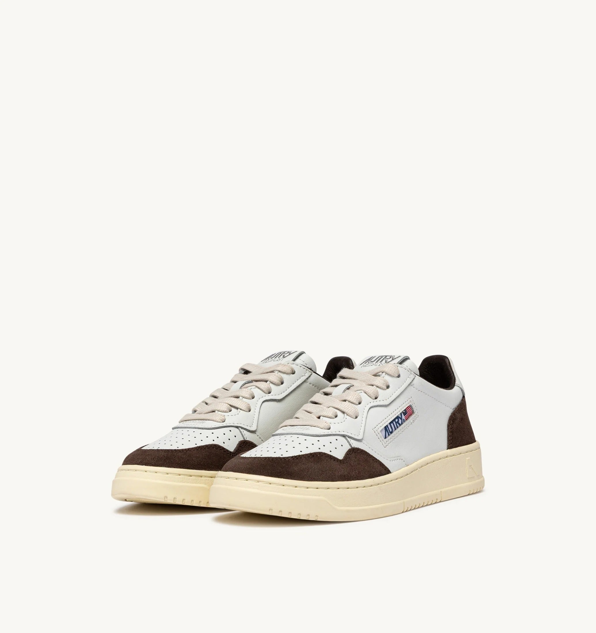 AUTRY SNEAKERS<BR/>SNEAKERS MEDALIST LOW IN PELLE BIANCA E SUEDE MOGANO AULM FT19 AUTRY ACTION SHOES 