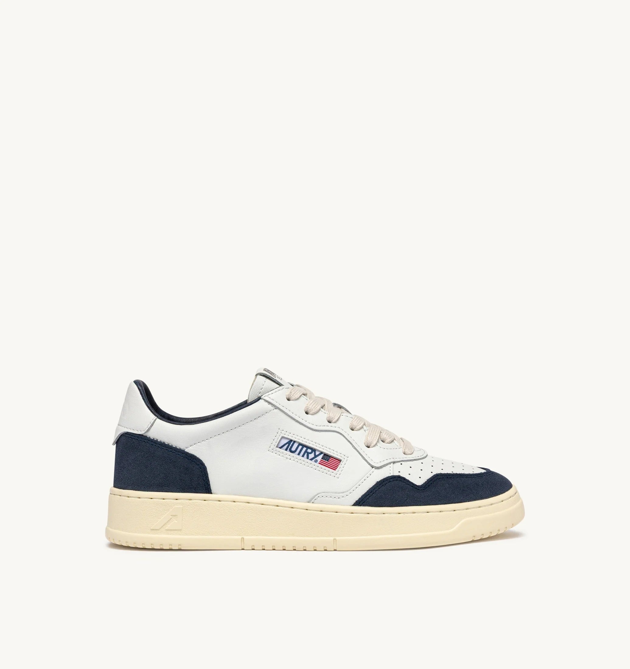 AUTRY SNEAKERS<BR/>SNEAKERS MEDALIST LOW IN PELLE BIANCA E SUEDE DENIM AULM FT22 AUTRY ACTION SHOES 