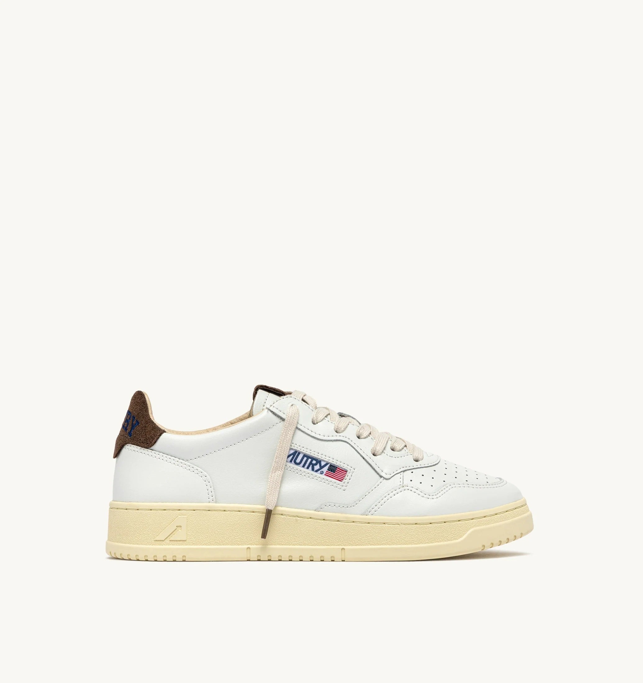 AUTRY SNEAKERS<BR/>SNEAKERS MEDALIST LOW IN PELLE BIANCA E SUEDE CHOCOLATE CHIP AULM HJ03 AUTRY ACTION SHOES 