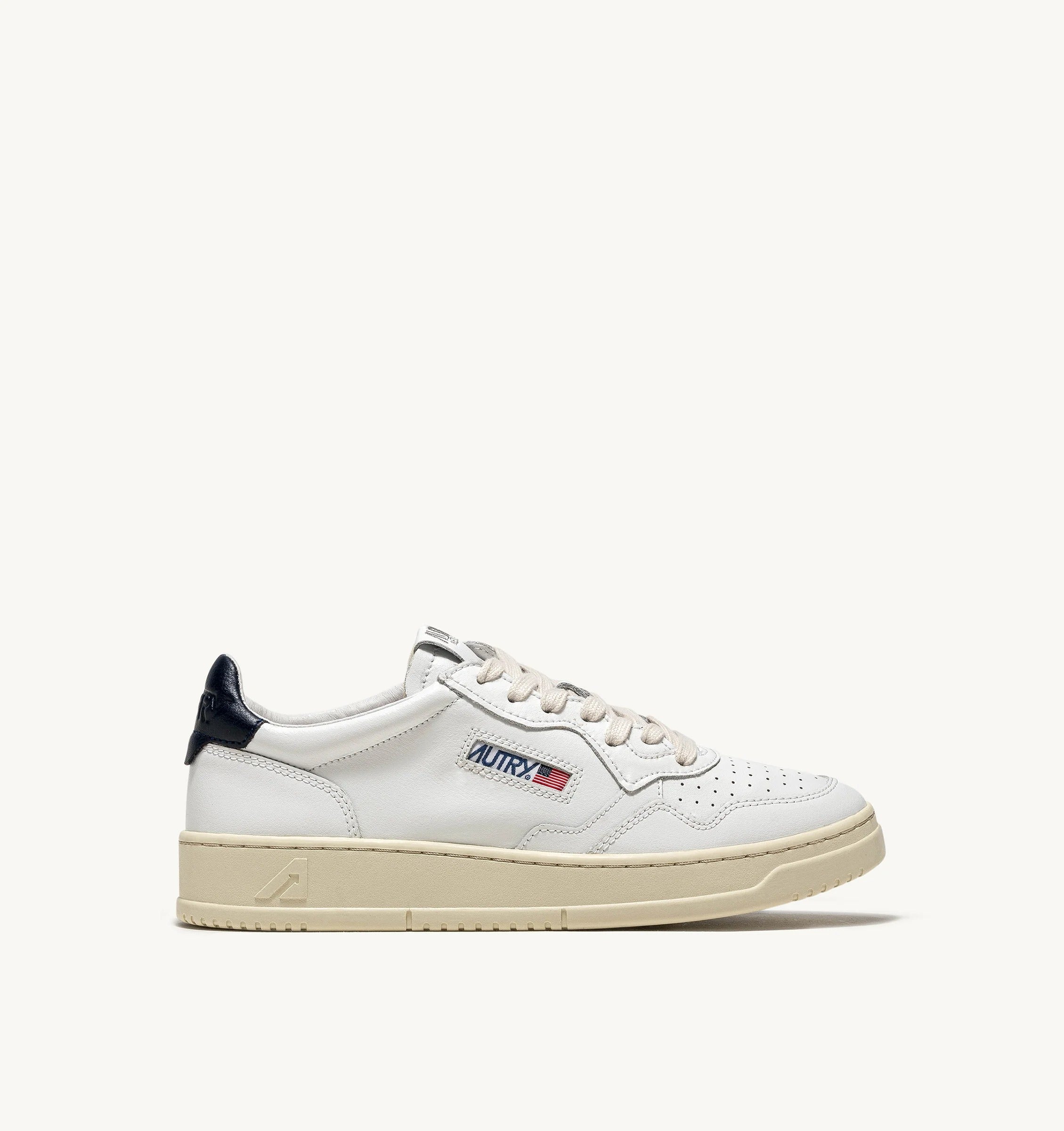 AUTRY SNEAKERS<BR/>SNEAKERS MEDALIST LOW IN PELLE BIANCA E SPACE AULM LL12 AUTRY ACTION SHOES 