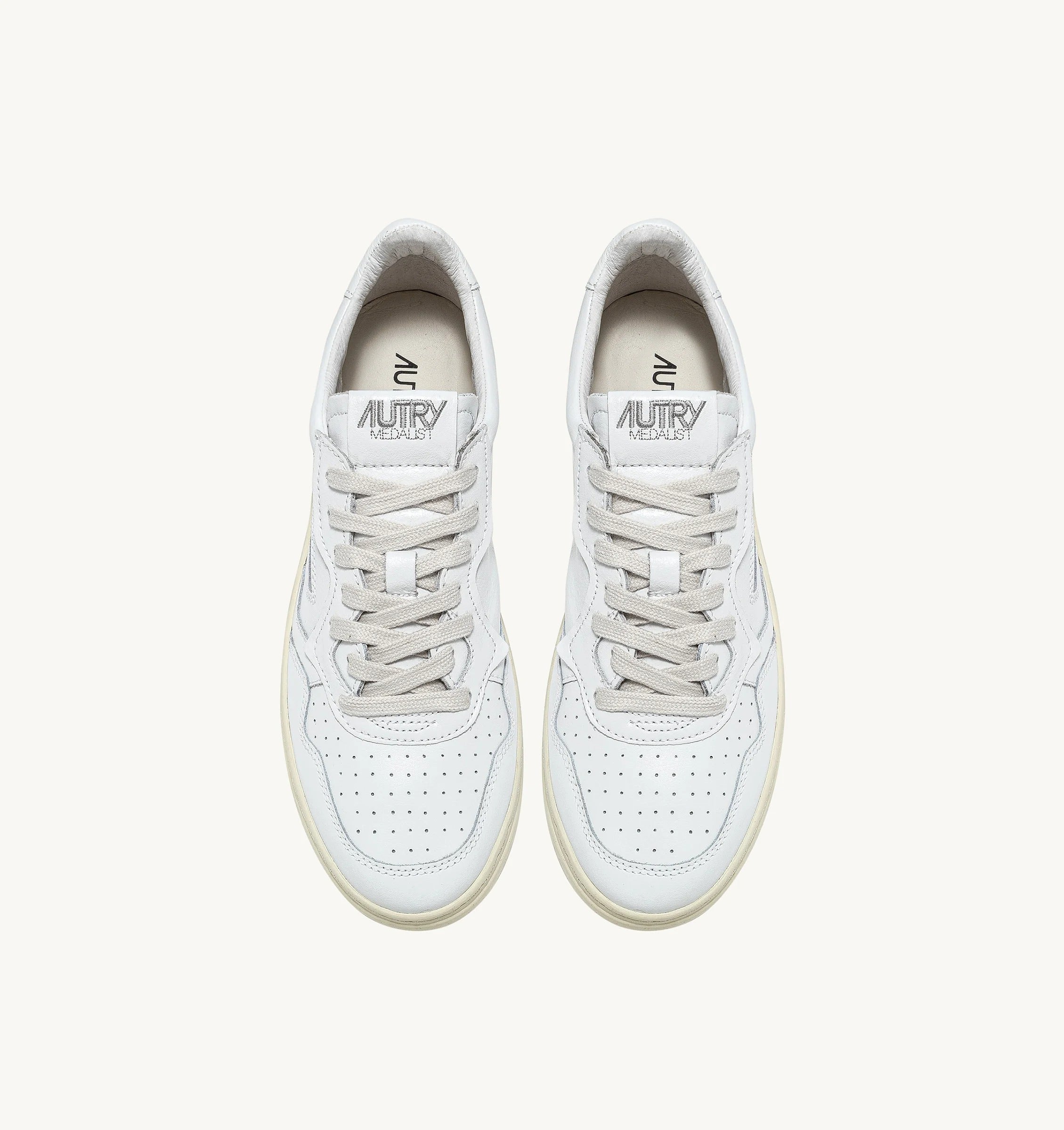 AUTRY SNEAKERS<BR/>SNEAKERS MEDALIST LOW IN PELLE BIANCA AULM LL15 AUTRY ACTION SHOES 