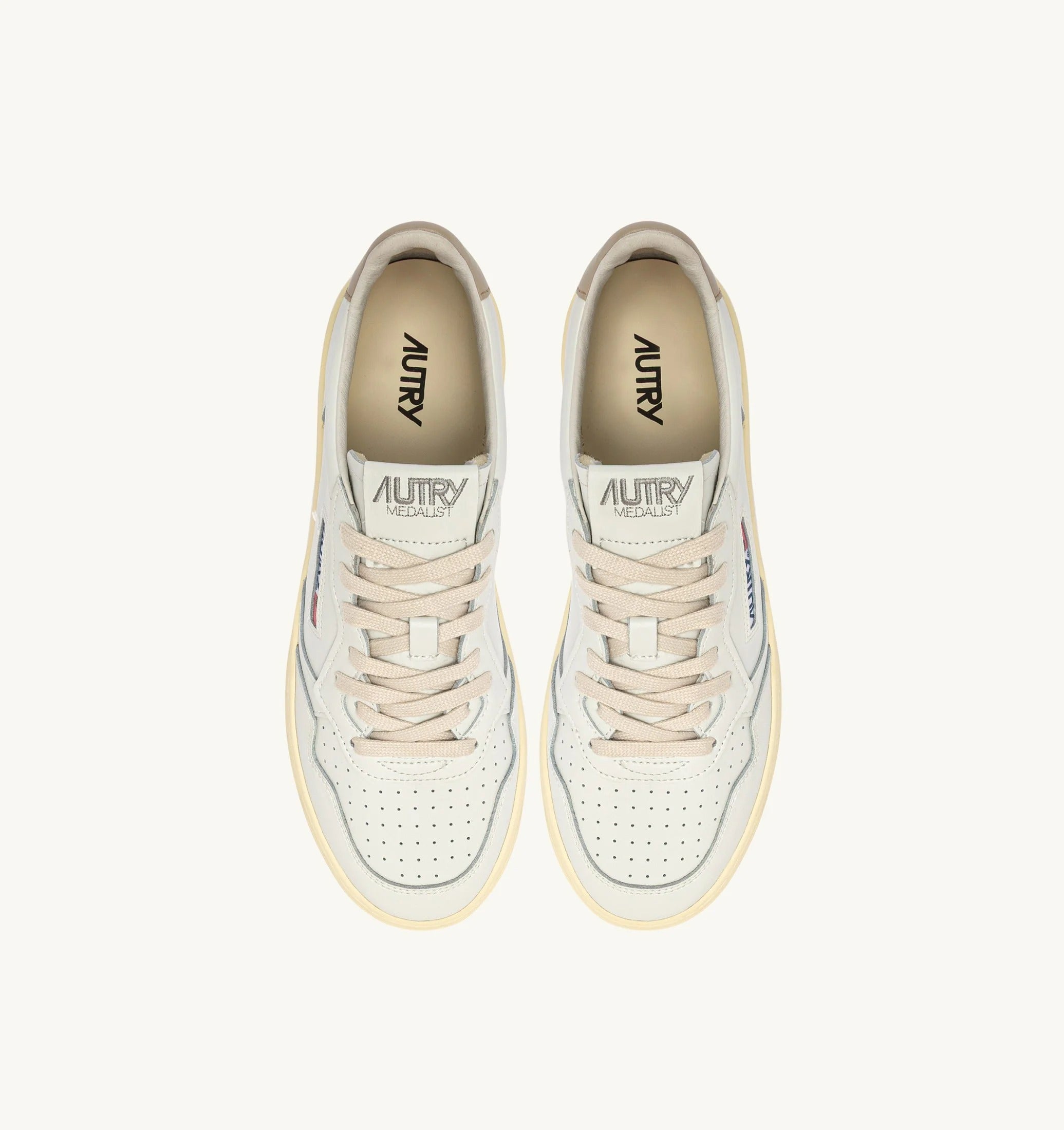 AUTRY SNEAKERS<BR/>SNEAKERS MEDALIST LOW IN PELLE BIANCA E FEATHER GRAY AULM LL27 AUTRY ACTION SHOES 