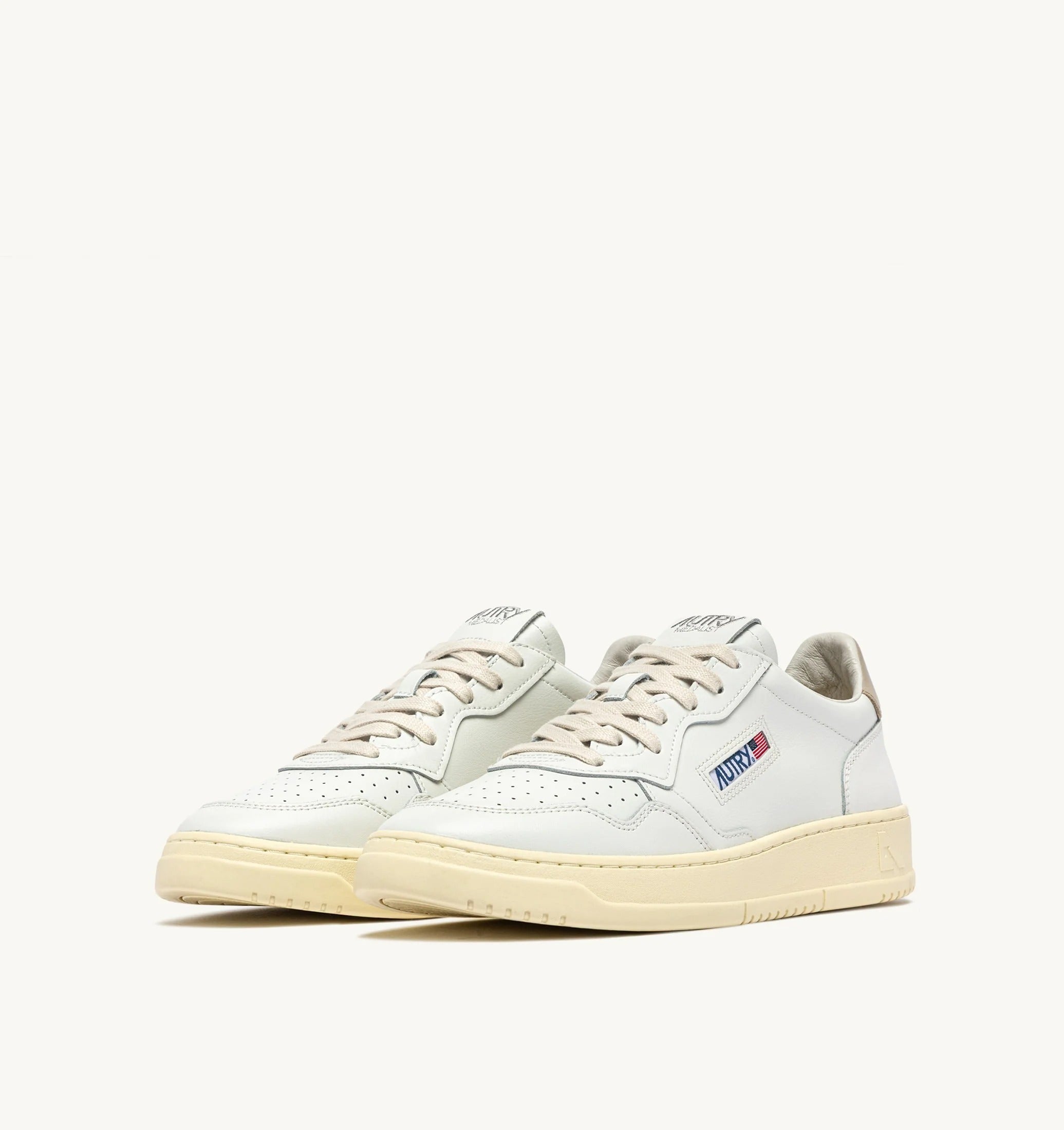 AUTRY SNEAKERS<BR/>SNEAKERS MEDALIST LOW IN PELLE BIANCA E FEATHER GRAY AULM LL27 AUTRY ACTION SHOES 