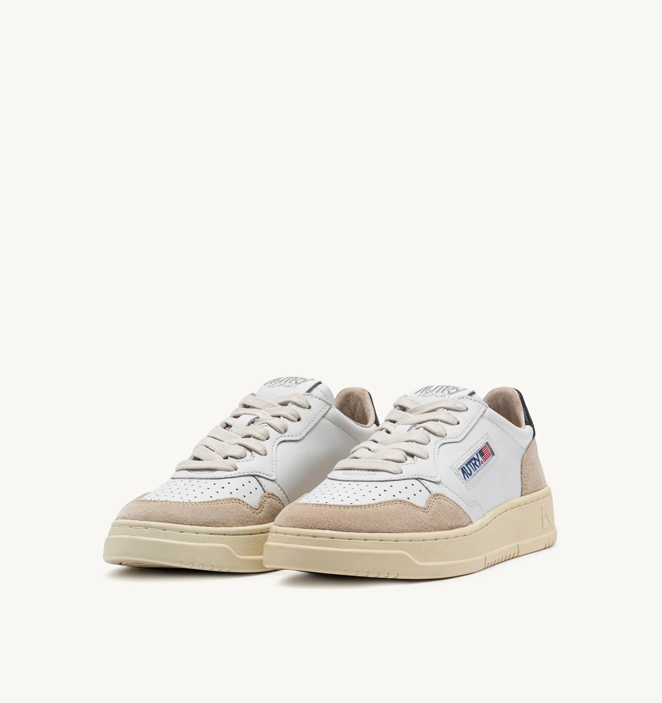 AUTRY SNEAKERS<BR/>SNEAKERS MEDALIST LOW IN PELLE BIANCA E NERA E SUEDE BEIGE AULM LS21 AUTRY ACTION SHOES 
