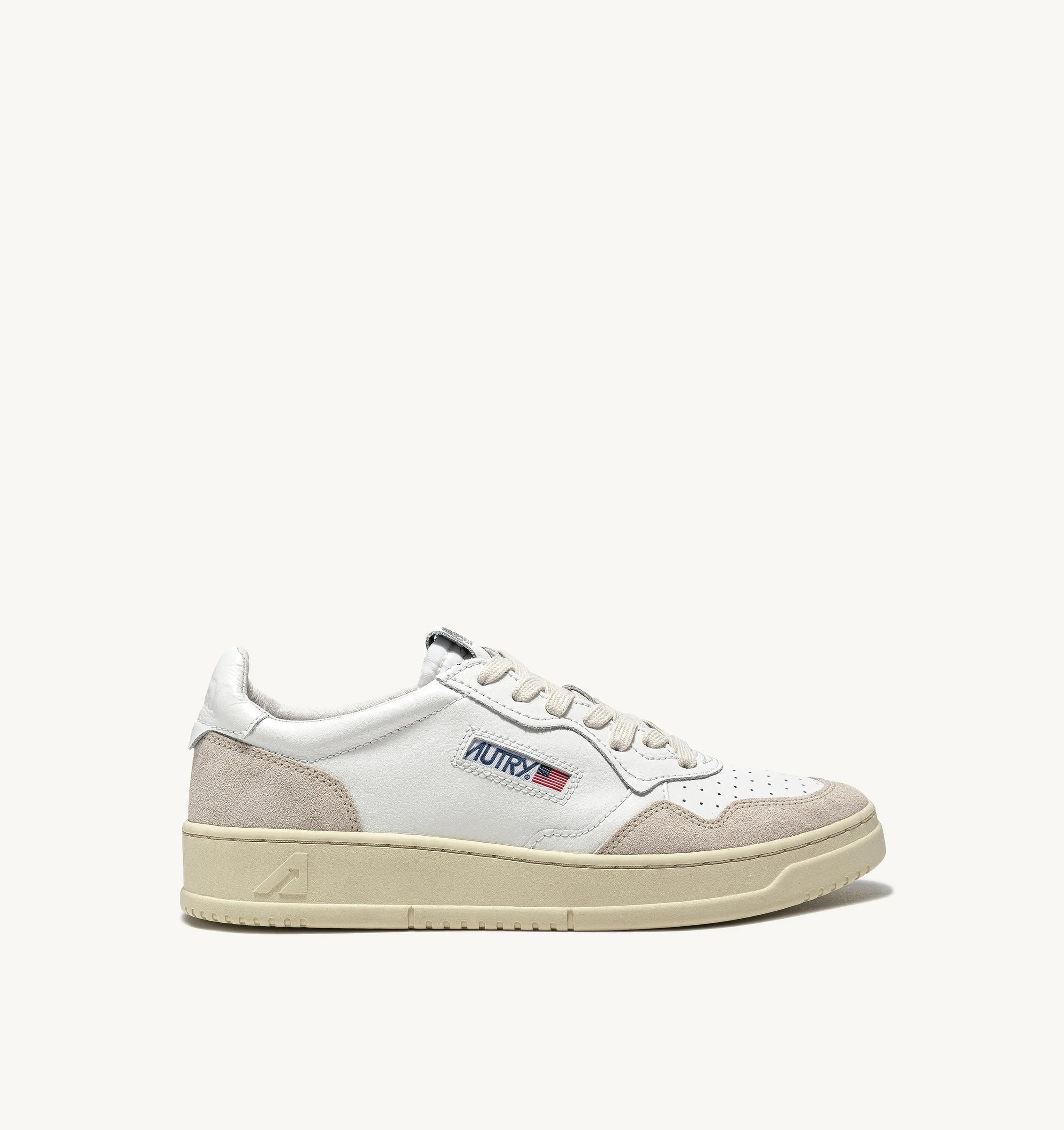 AUTRY SNEAKERS<BR/>SNEAKERS MEDALIST LOW IN PELLE BIANCA E SUEDE BEIGE AULM LS33 AUTRY ACTION SHOES 