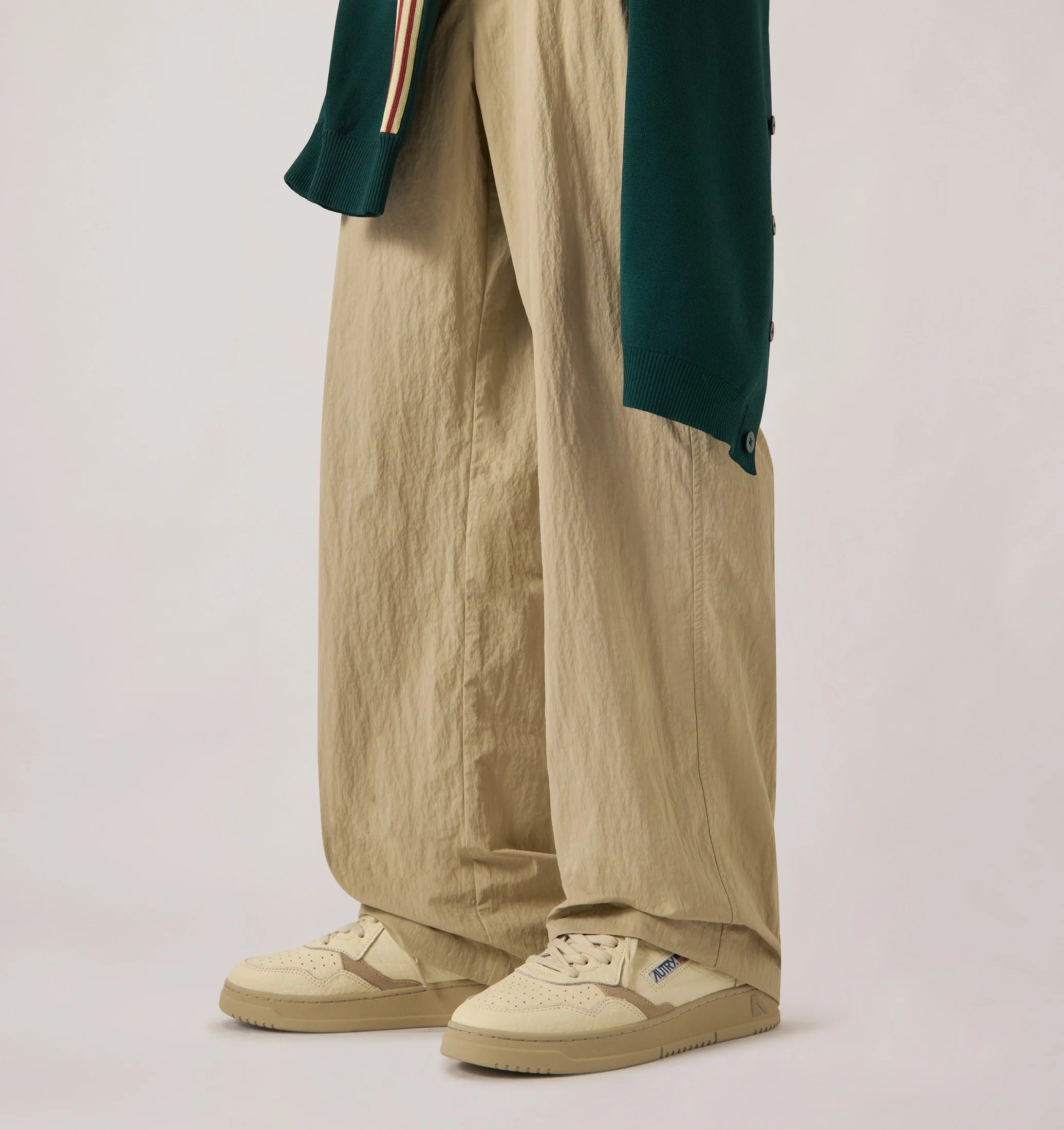 AUTRY SNEAKERS<BR/>SNEAKERS MEDALIST LOW IN PELLE FEATHER GRAY E DARK SEA AULM NE18 AUTRY ACTION SHOES 