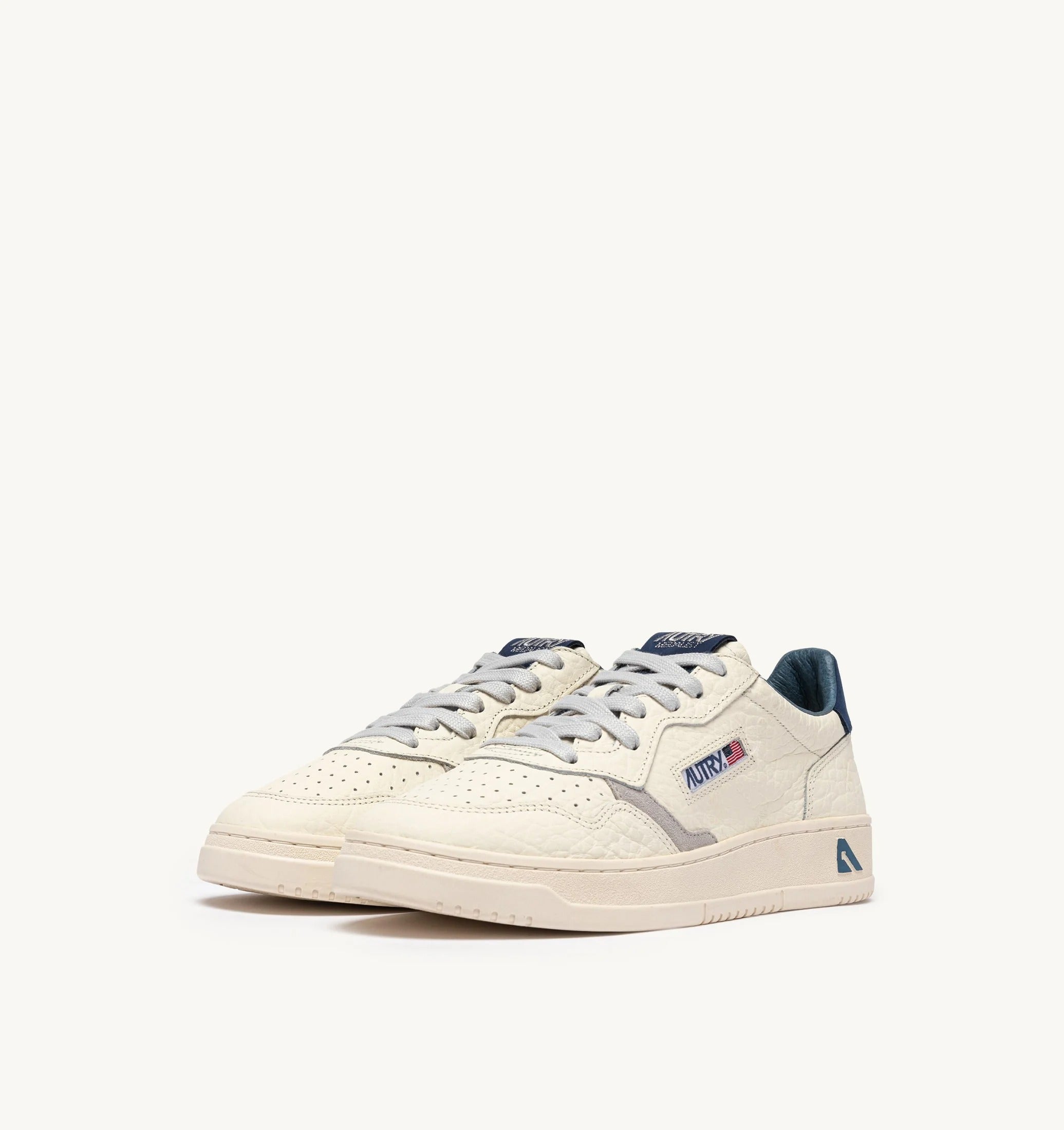 AUTRY SNEAKERS<BR/>SNEAKERS MEDALIST LOW IN PELLE BLUE DEPTHS E VAPOR AULM NE20 AUTRY ACTION SHOES 