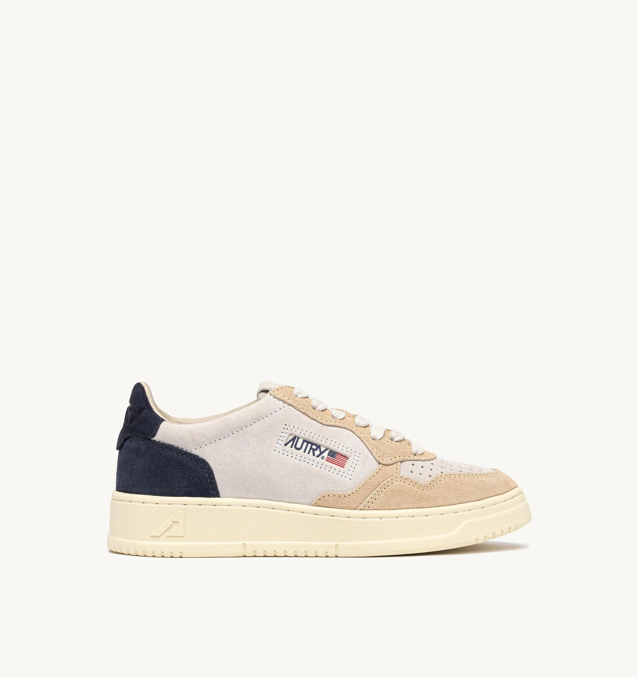 AUTRY SNEAKERS<BR/>SNEAKERS MEDALIST LOW TRICOLOR IN SUEDE BIANCO SAND E BLUE SPACE AULM TS29 AUTRY ACTION SHOES 