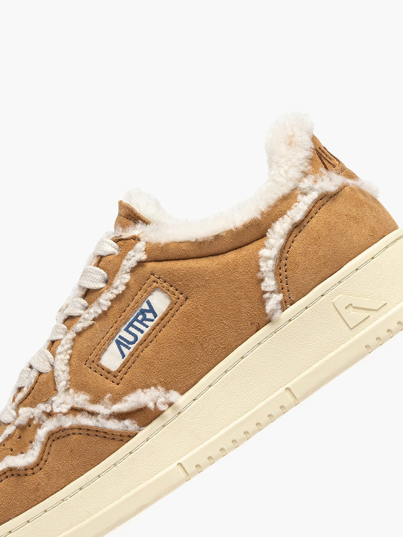 AUTRY Sneakers Medalist in pelle scamosciata cammello AULW GX01 AUTRY ACTION SHOES 