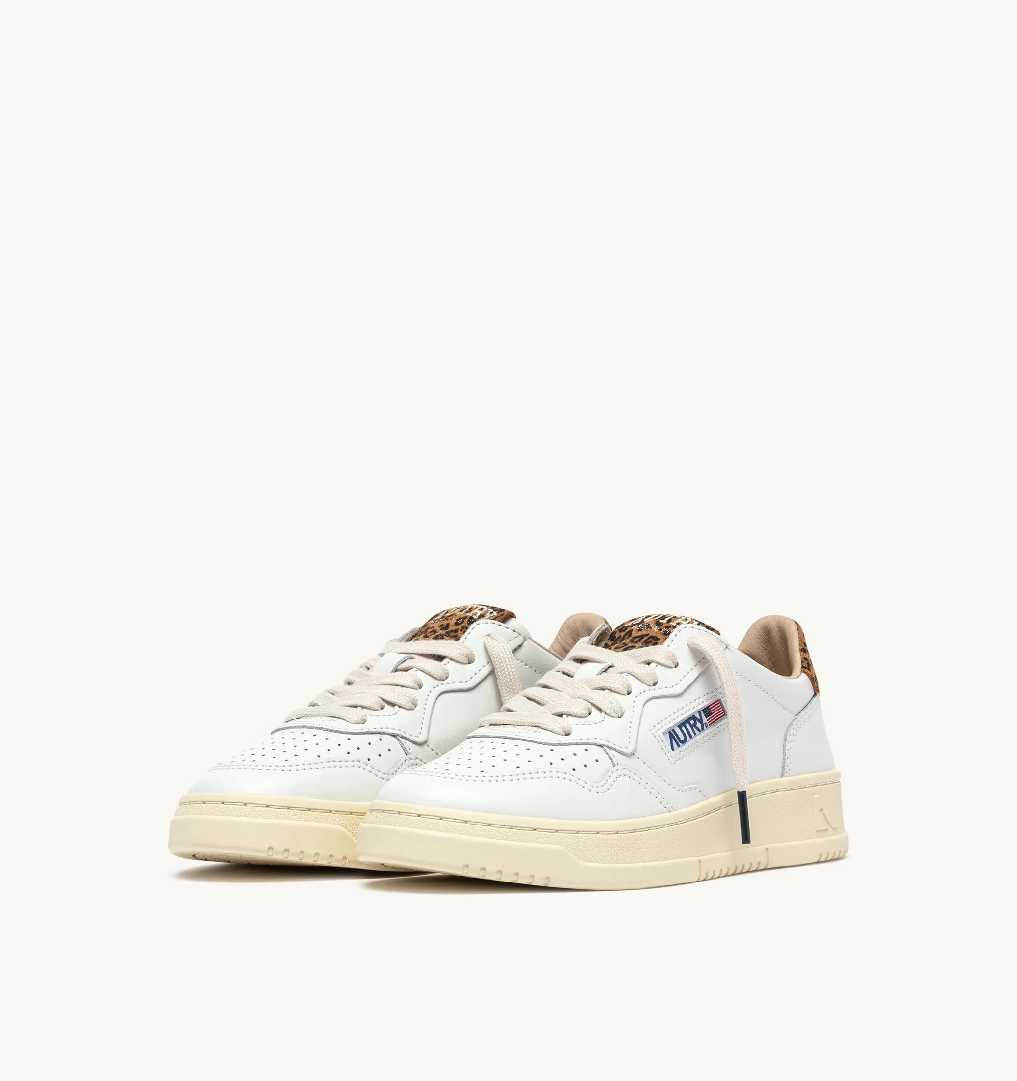 AUTRY SNEAKERS<BR/>SNEAKERS MEDALIST LOW IN PELLE BIANCA E SUEDE LEOPARD AULW HJ02 AUTRY ACTION SHOES 