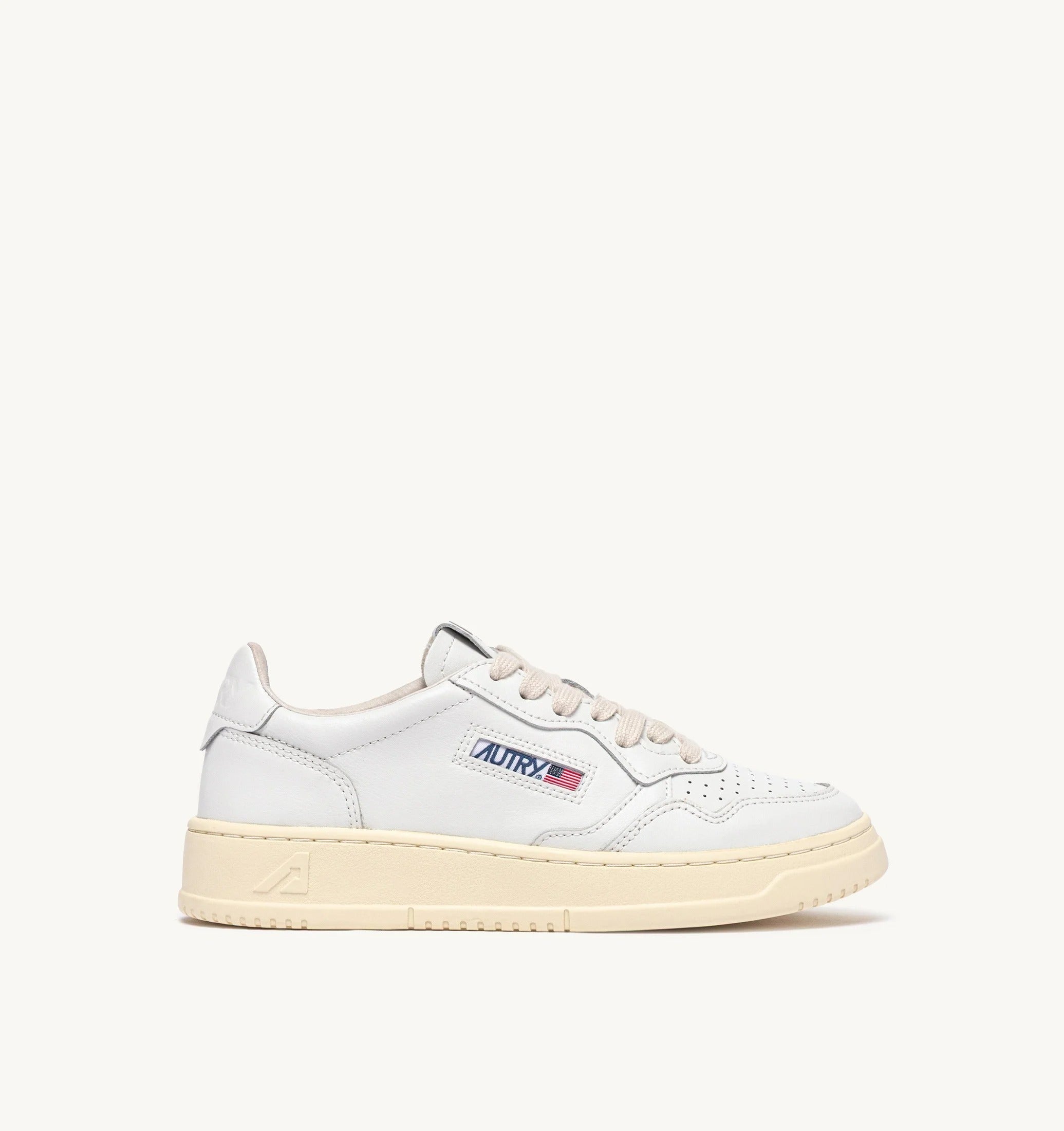 AUTRY SNEAKERS<BR/>SNEAKERS MEDALIST LOW IN PELLE BIANCA AULW LL15 AUTRY ACTION SHOES 