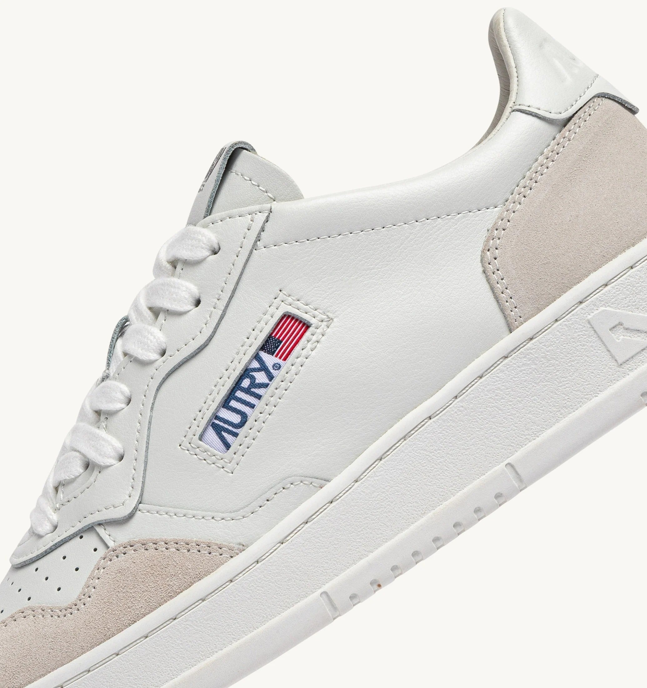 AUTRY SNEAKERS<BR/>SNEAKERS MEDALIST LOW IN SUEDE E PELLE BIANCA AULW LS30 AUTRY ACTION SHOES 